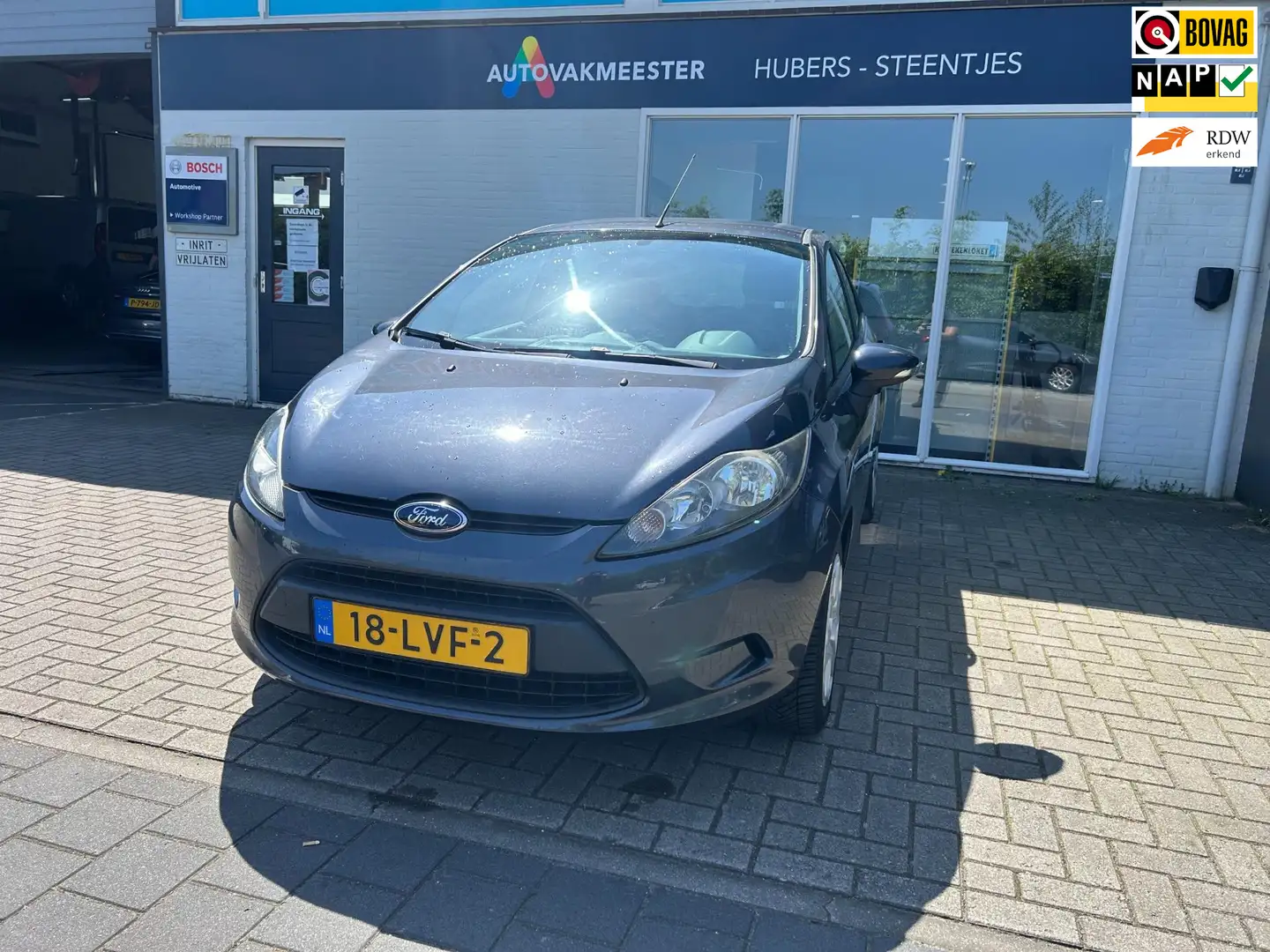 Ford Fiesta 1.25 Limited Gris - 1