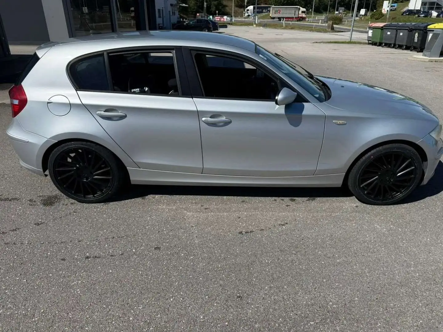 BMW 118 118i Silber - 1