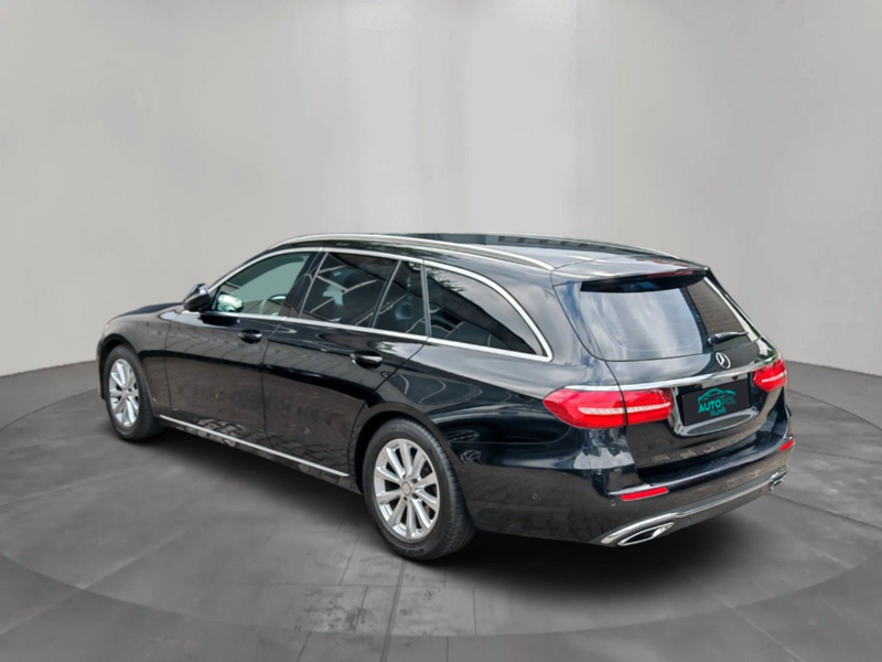 Mercedes-Benz E 220 d T Avantgarde Widescreen Multibeam S-Dach — photo 3
