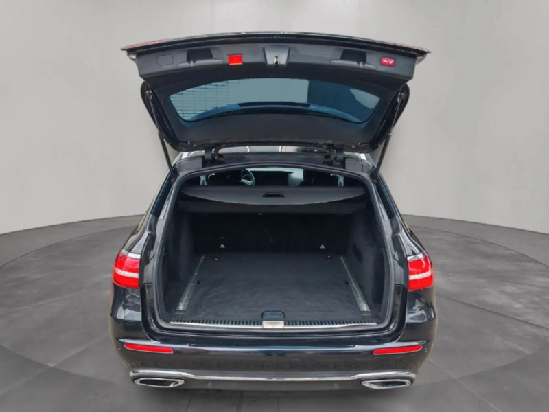 Mercedes-Benz E 220 d T Avantgarde Widescreen Multibeam S-Dach — photo 15