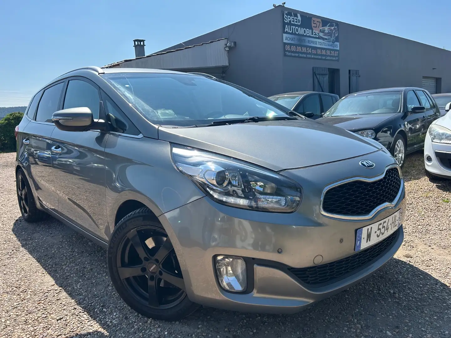Kia Carens Concept Gris - 1