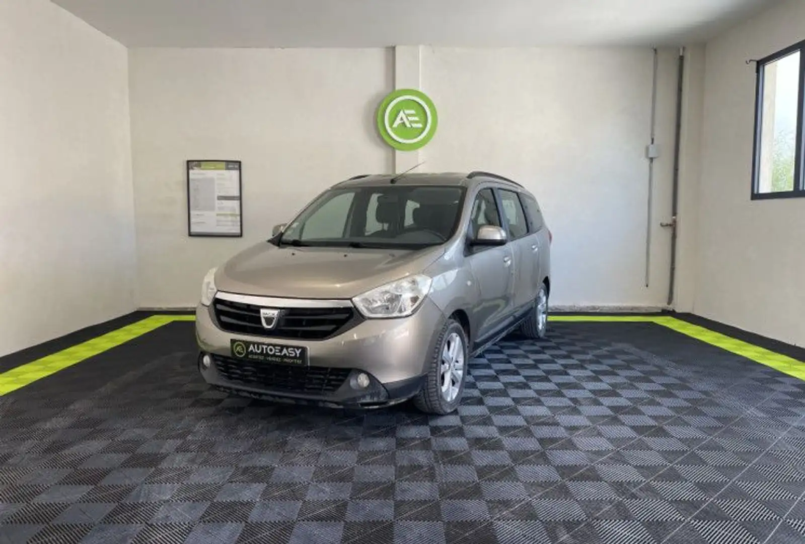 Dacia Lodgy I (J92) 1.2 TCe 115ch Prestige 7 places + Attelage - 1