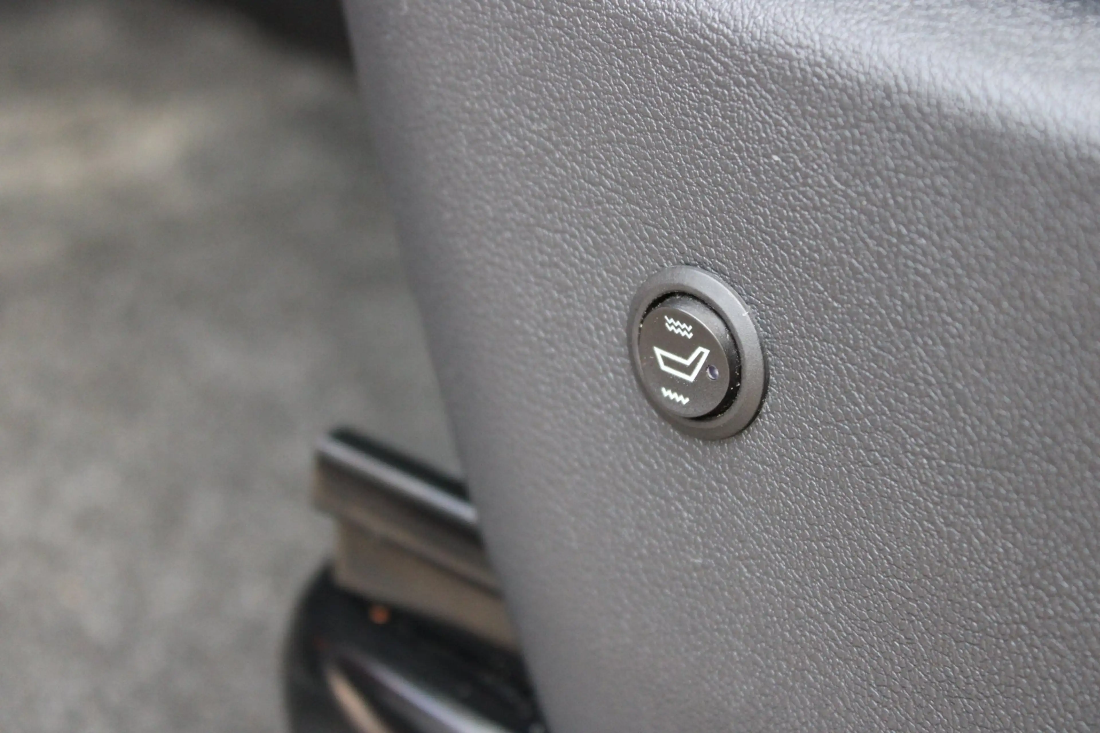 Volkswagen Transporter 2.0 TDI L2H1 32 DC Bulli — photo 20