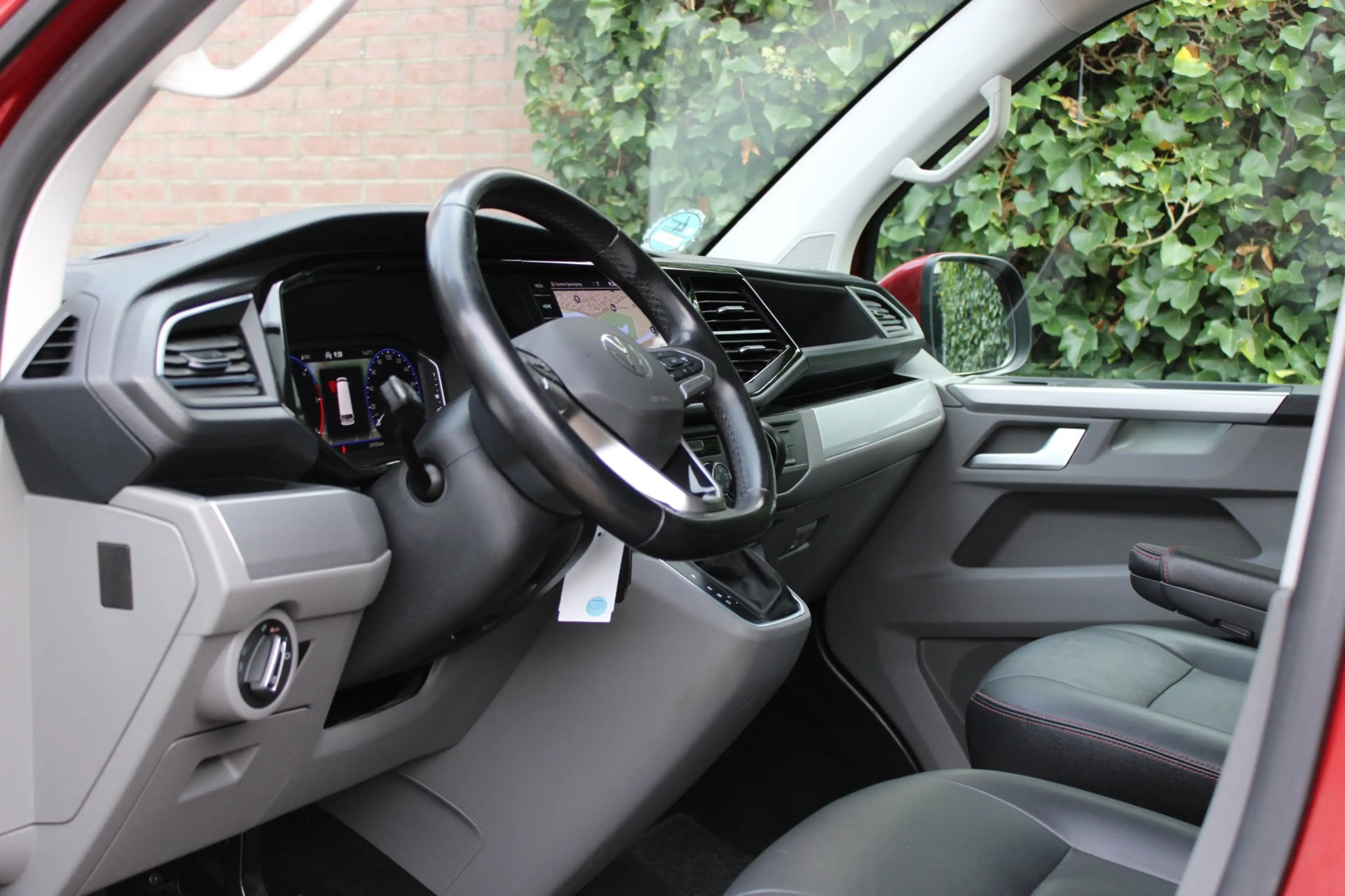 Volkswagen Transporter 2.0 TDI L2H1 32 DC Bulli — photo 5