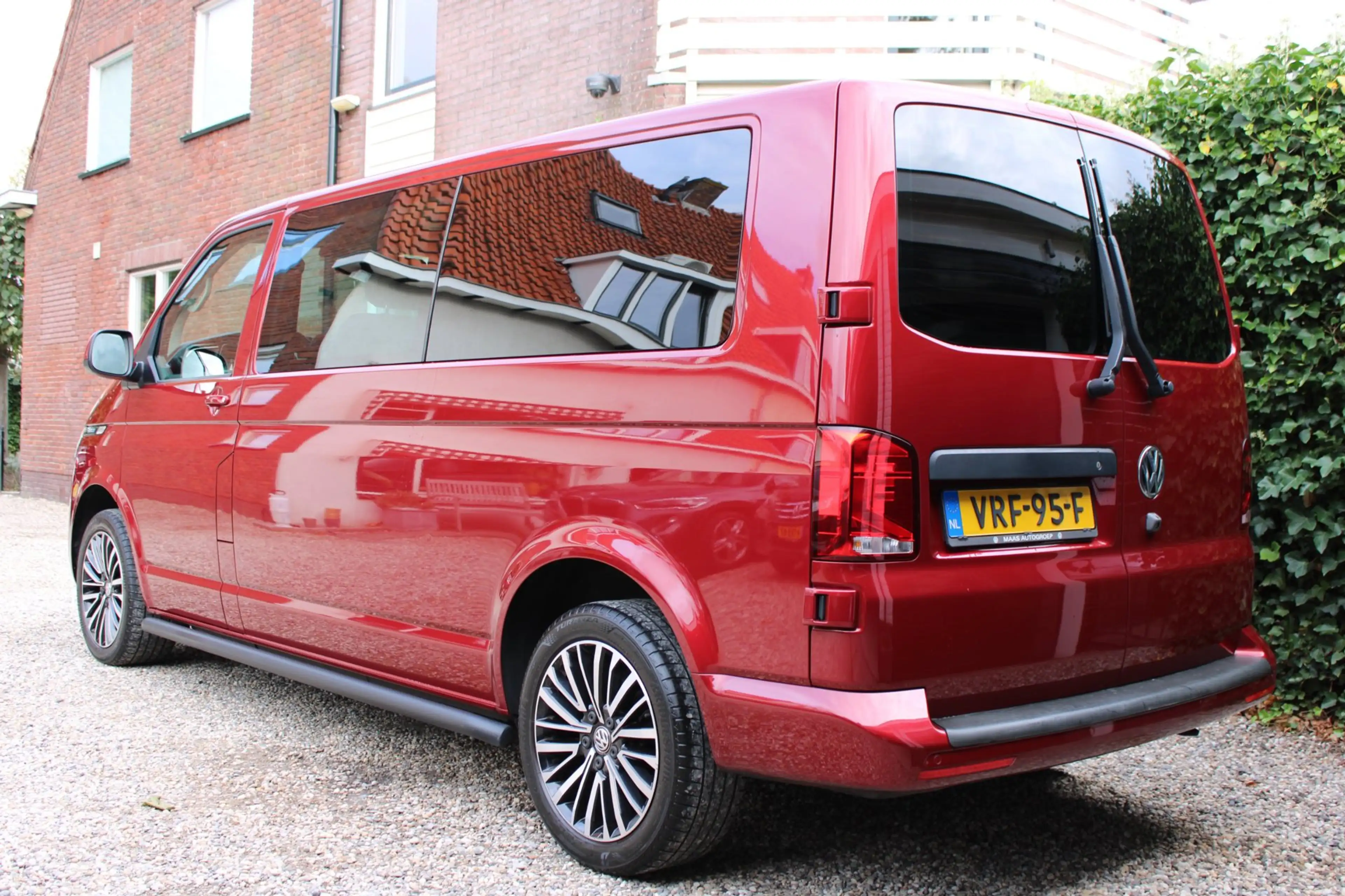 Volkswagen Transporter 2.0 TDI L2H1 32 DC Bulli — photo 2