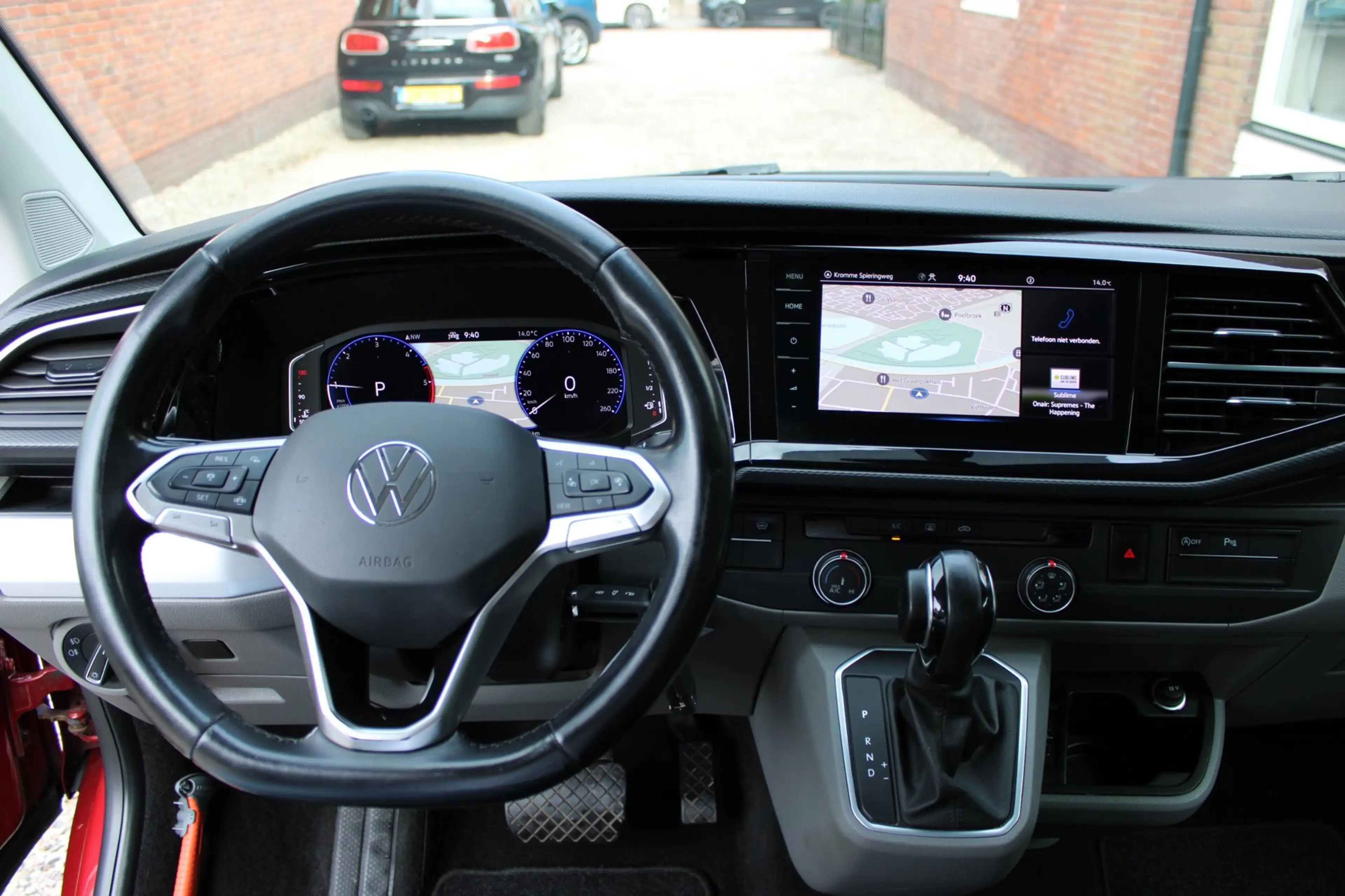 Volkswagen Transporter 2.0 TDI L2H1 32 DC Bulli — photo 6
