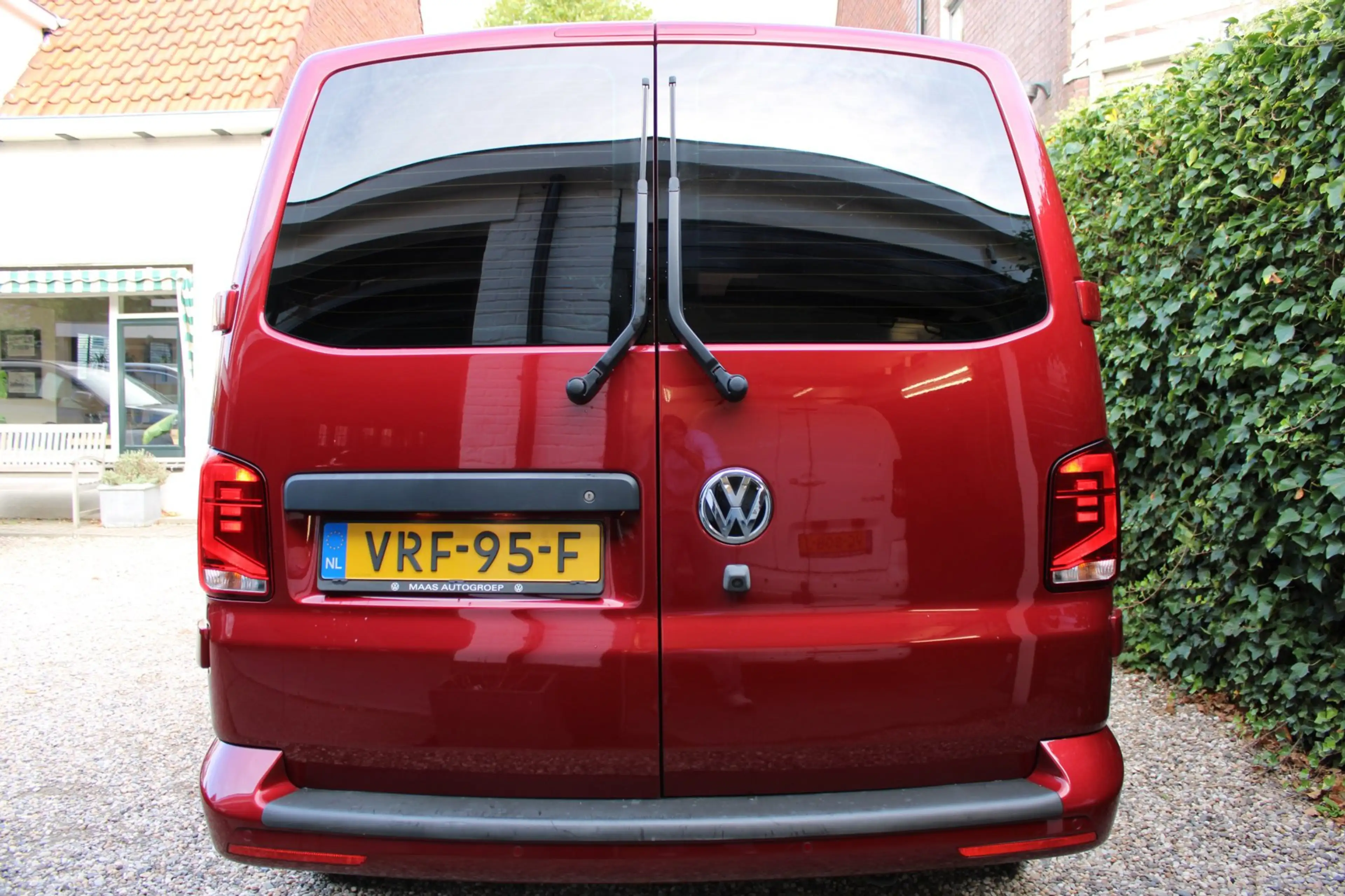 Volkswagen Transporter 2.0 TDI L2H1 32 DC Bulli — photo 32