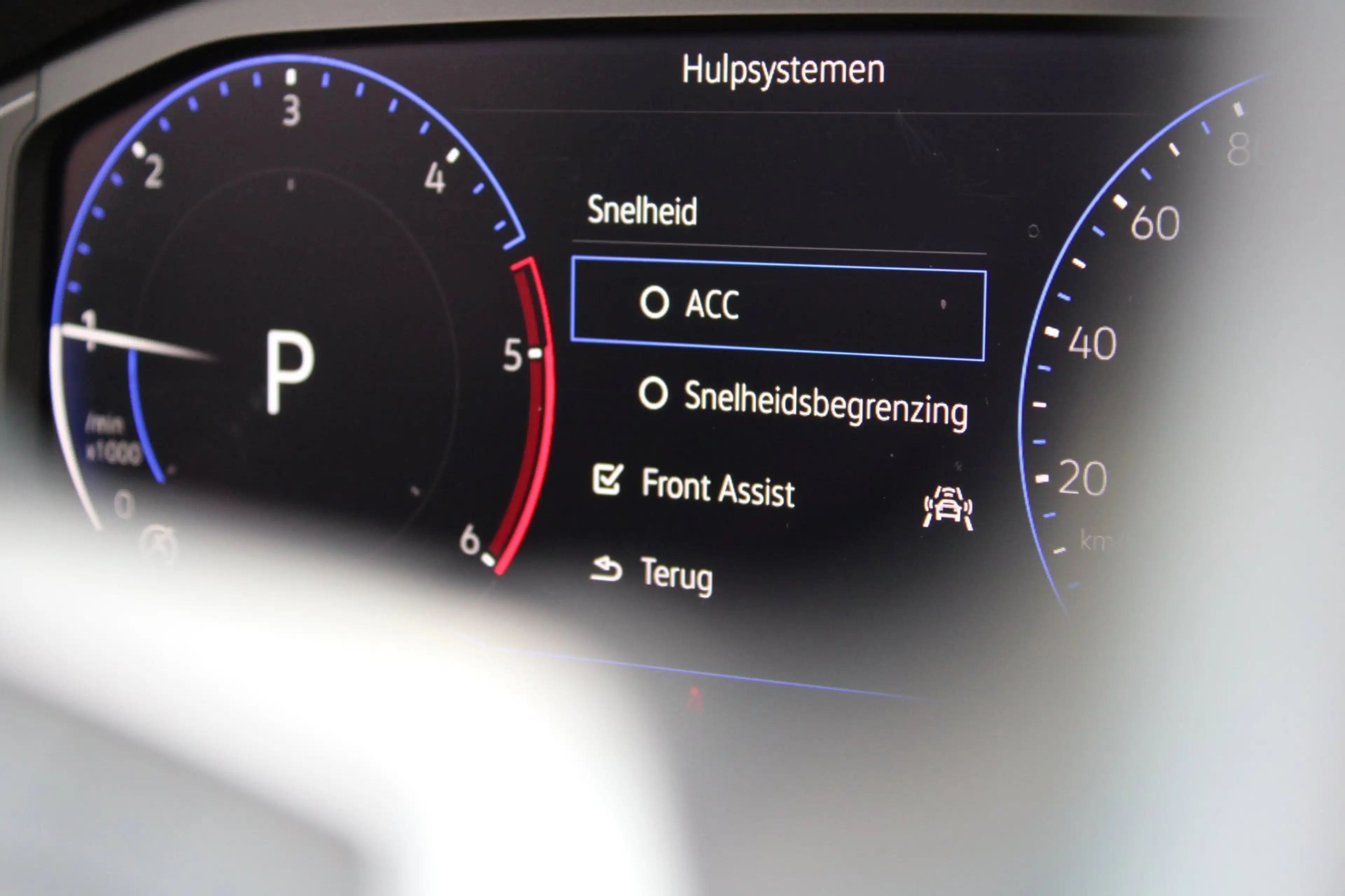 Volkswagen Transporter 2.0 TDI L2H1 32 DC Bulli — photo 10