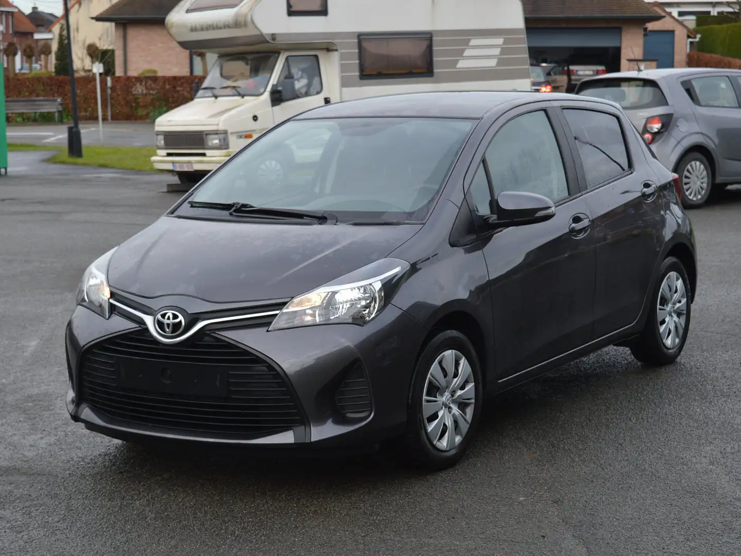 Toyota Yaris 1.0i VVT-i Active and pack Live 2 Gris - 1