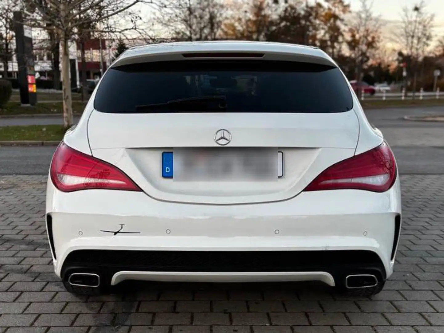 Mercedes-Benz CLA 180 CLA Shooting Brake 180 d 7G-DCT AMG Line White - 2