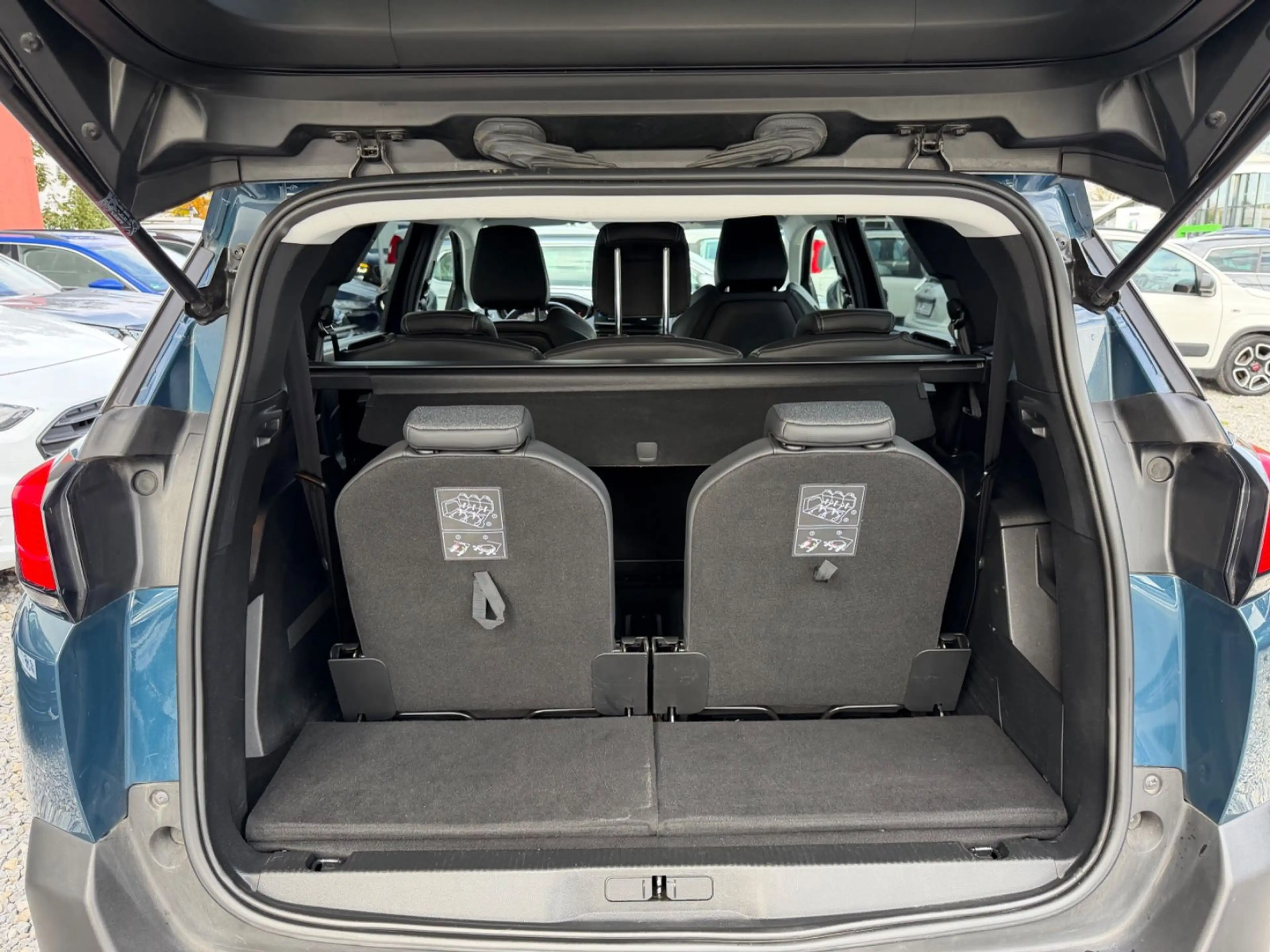 Peugeot 5008 1.5 HDi Allure Autom./1.Hand/AHK/7-Sitzer — photo 7