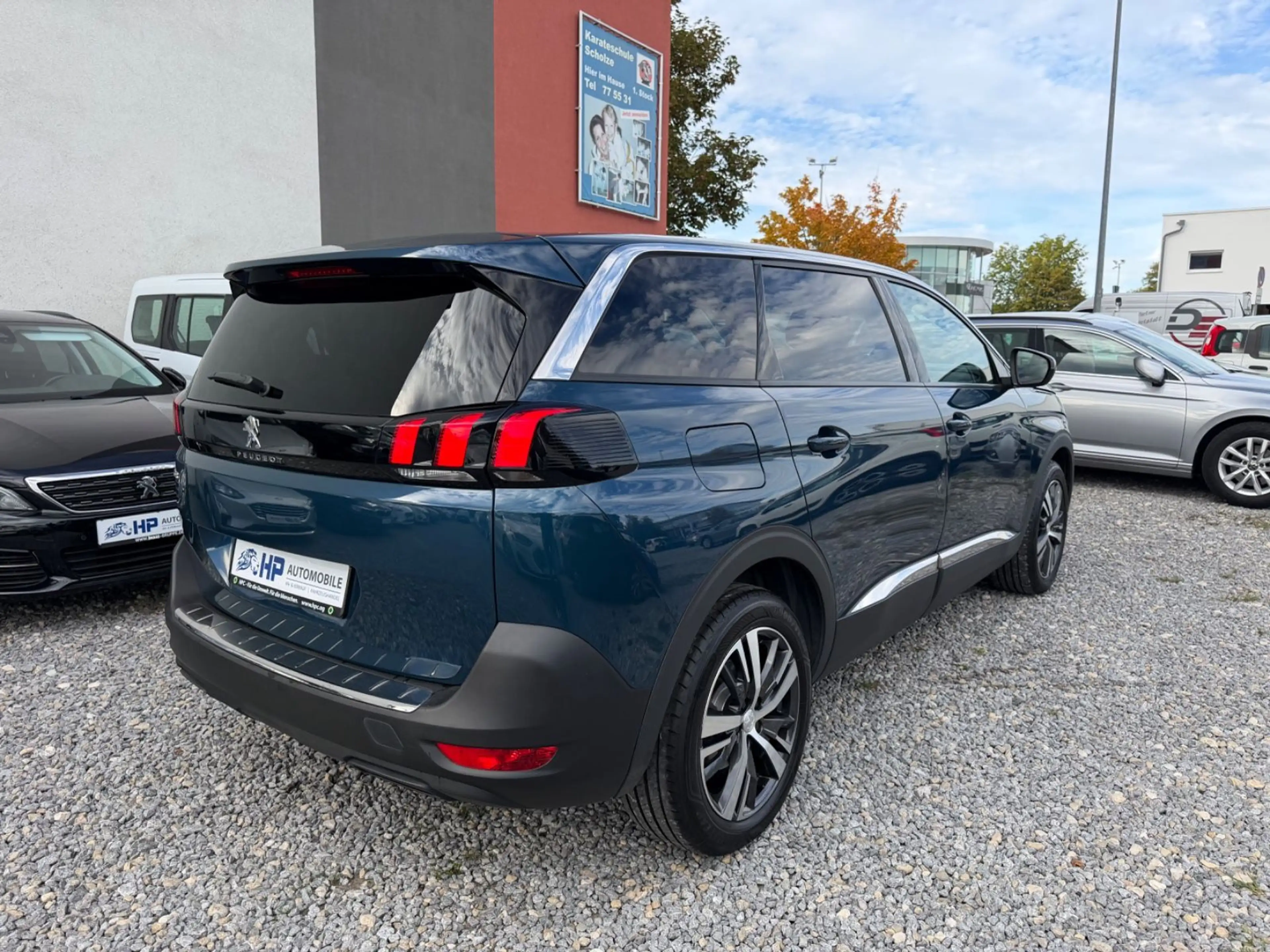 Peugeot 5008 1.5 HDi Allure Autom./1.Hand/AHK/7-Sitzer — photo 6
