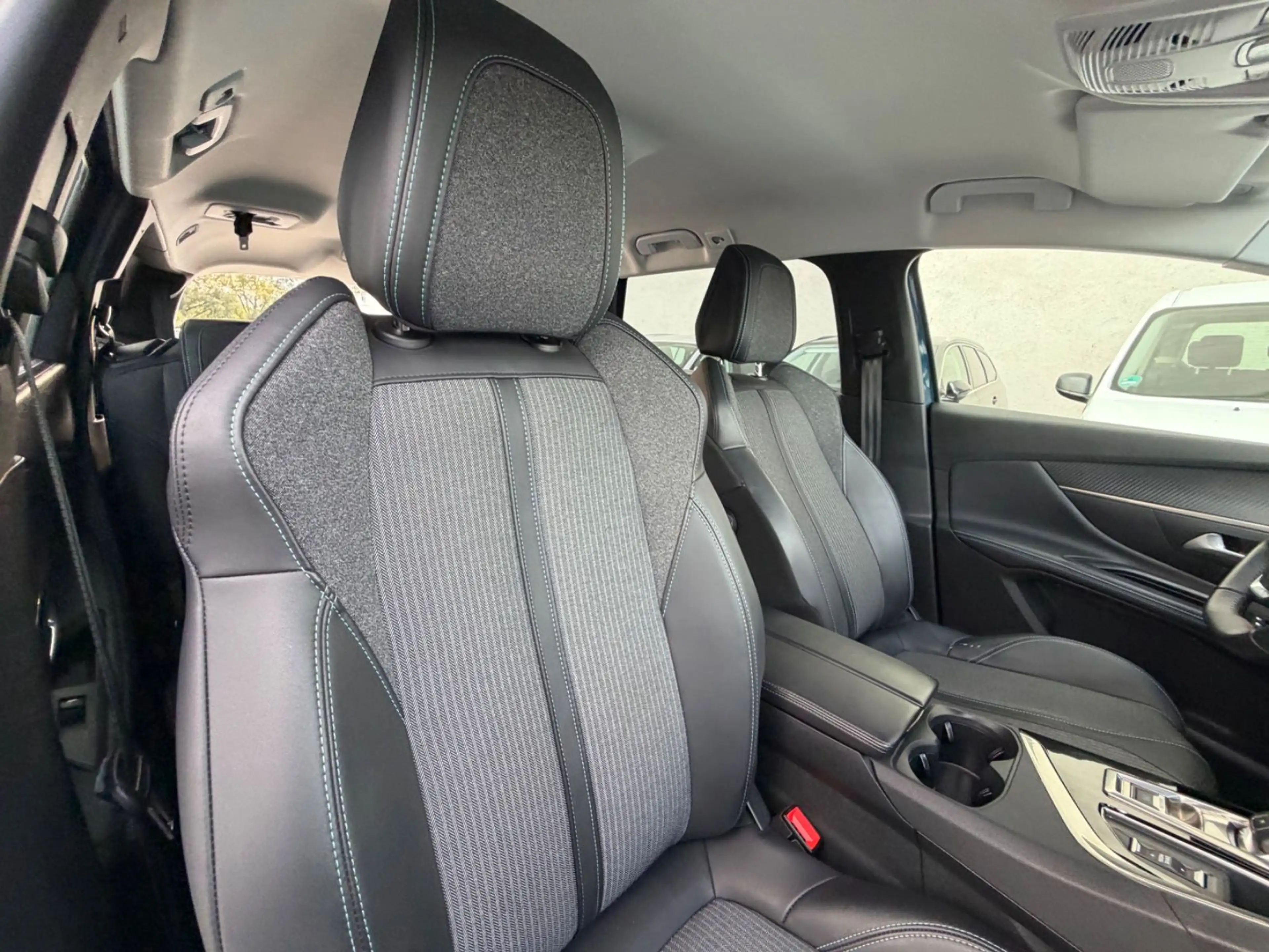 Peugeot 5008 1.5 HDi Allure Autom./1.Hand/AHK/7-Sitzer — photo 12