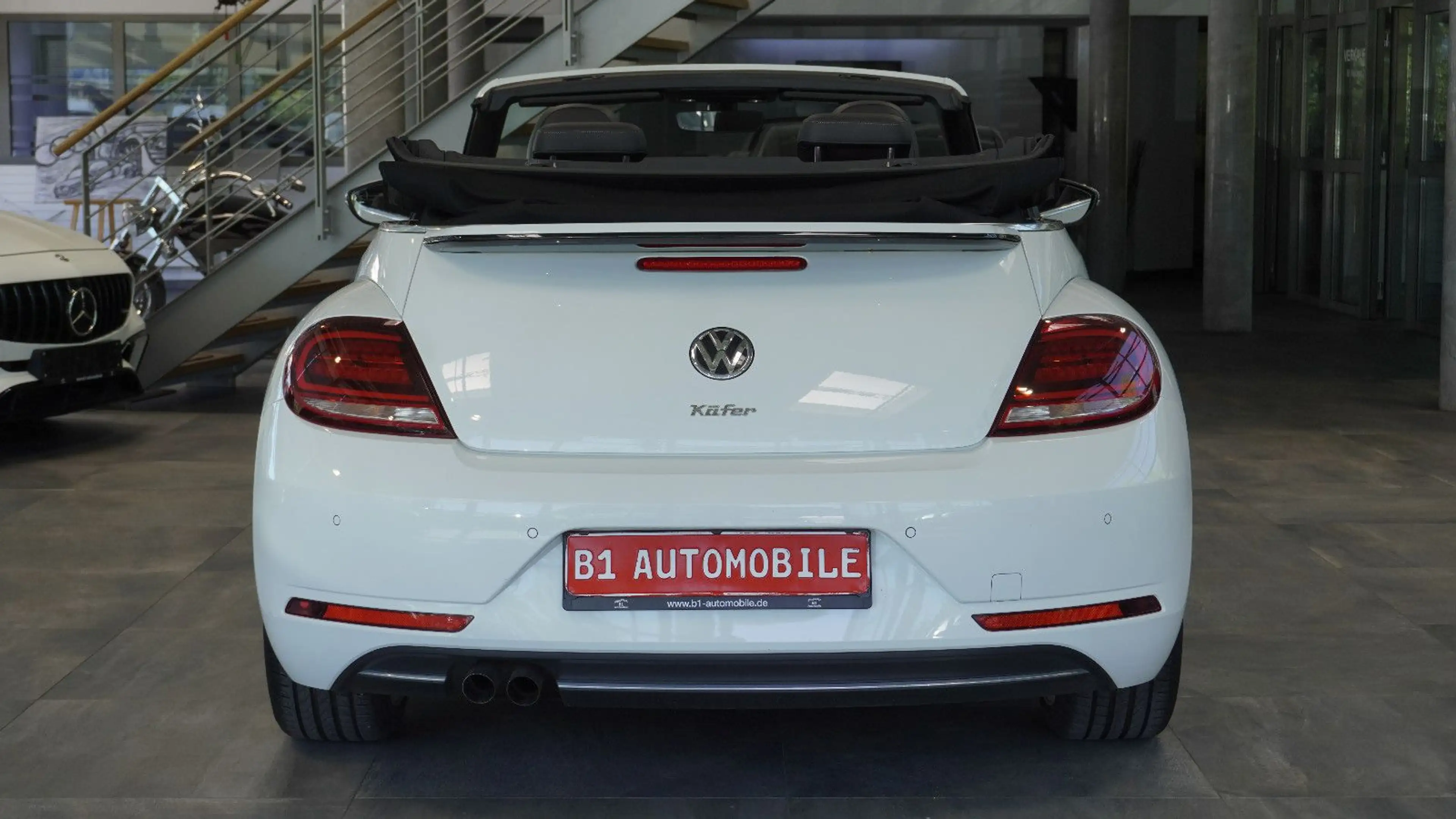 Volkswagen Beetle Cabriolet Exclusive Design*LEDER*CAM* — photo 12