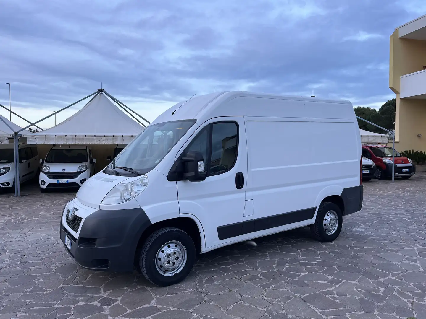 Peugeot Boxer 2.2 HDI 120CV L1H2 Bianco - 1