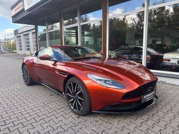 5.2 V12 Launch Edition Carbon B&O Topview
