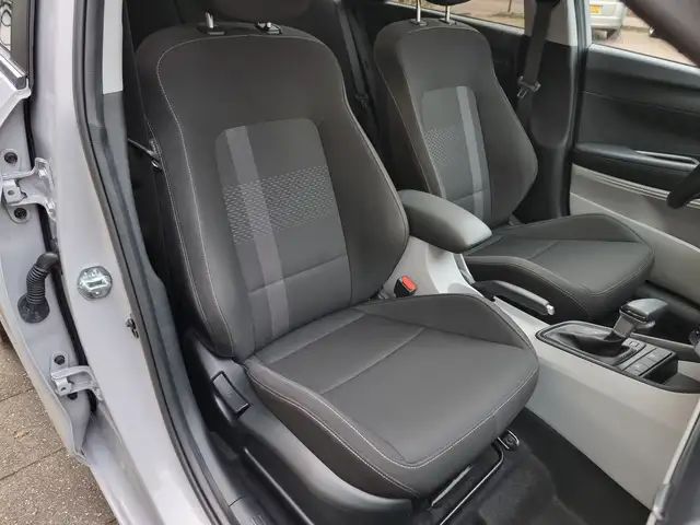 Hyundai i20 view 27