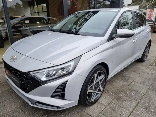 Hyundai i20 view 8