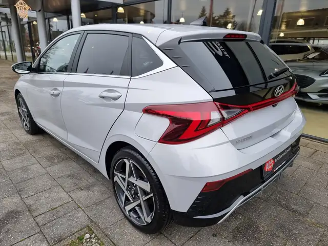 Hyundai i20 view 9