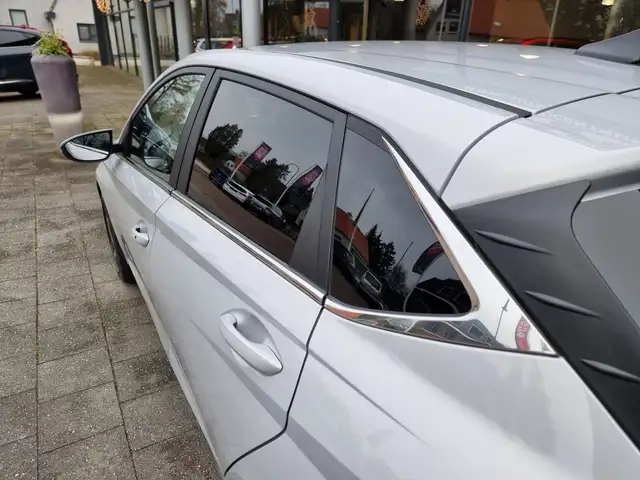 Hyundai i20 view 28