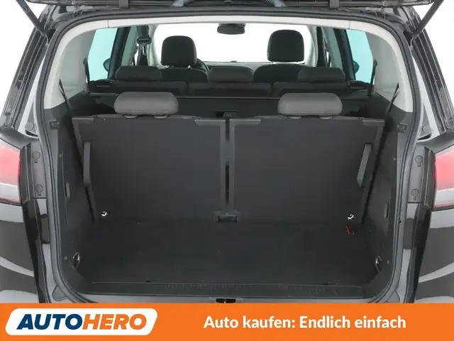 Opel Zafira Tourer view 17