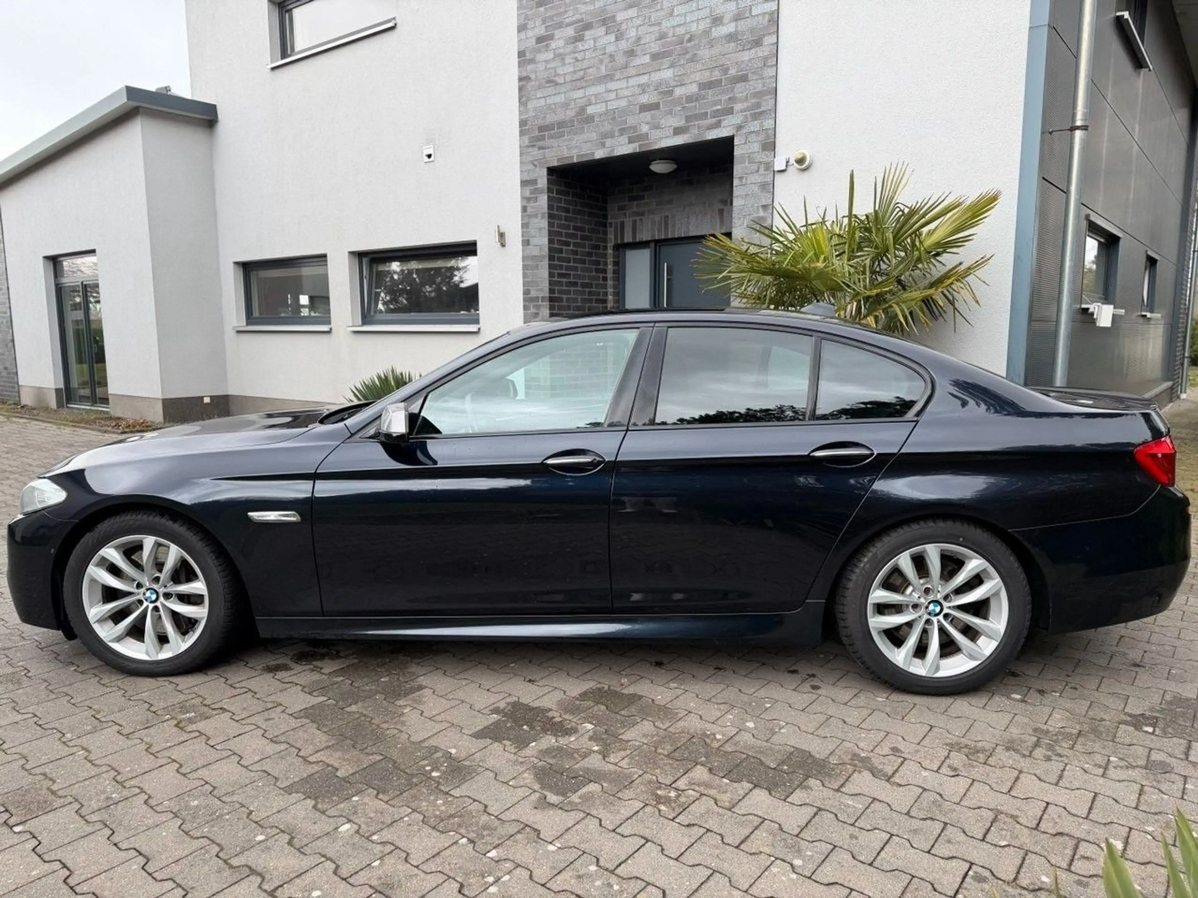 BMW 550 d xDrive Standheizung Bi-Xenon Softclose — photo 8
