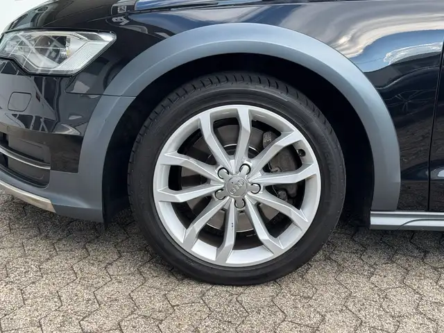 Audi A6 Allroad view 10
