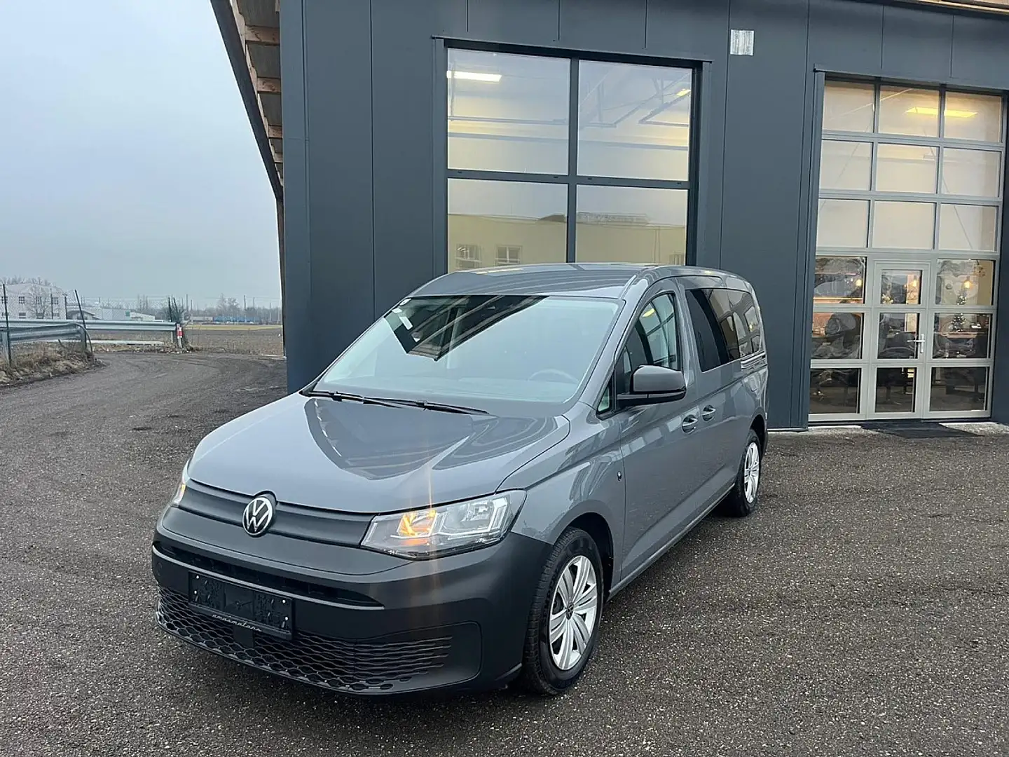 Volkswagen Caddy Maxi 2,0 TDI 4MOTION AHK, KLIMA TEMPOMAT, FRONT... Grau - 1