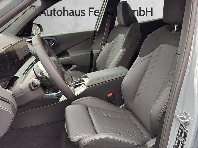 BMW X3 view 4