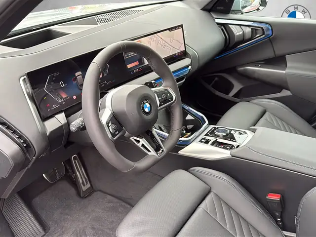 BMW X3 view 3
