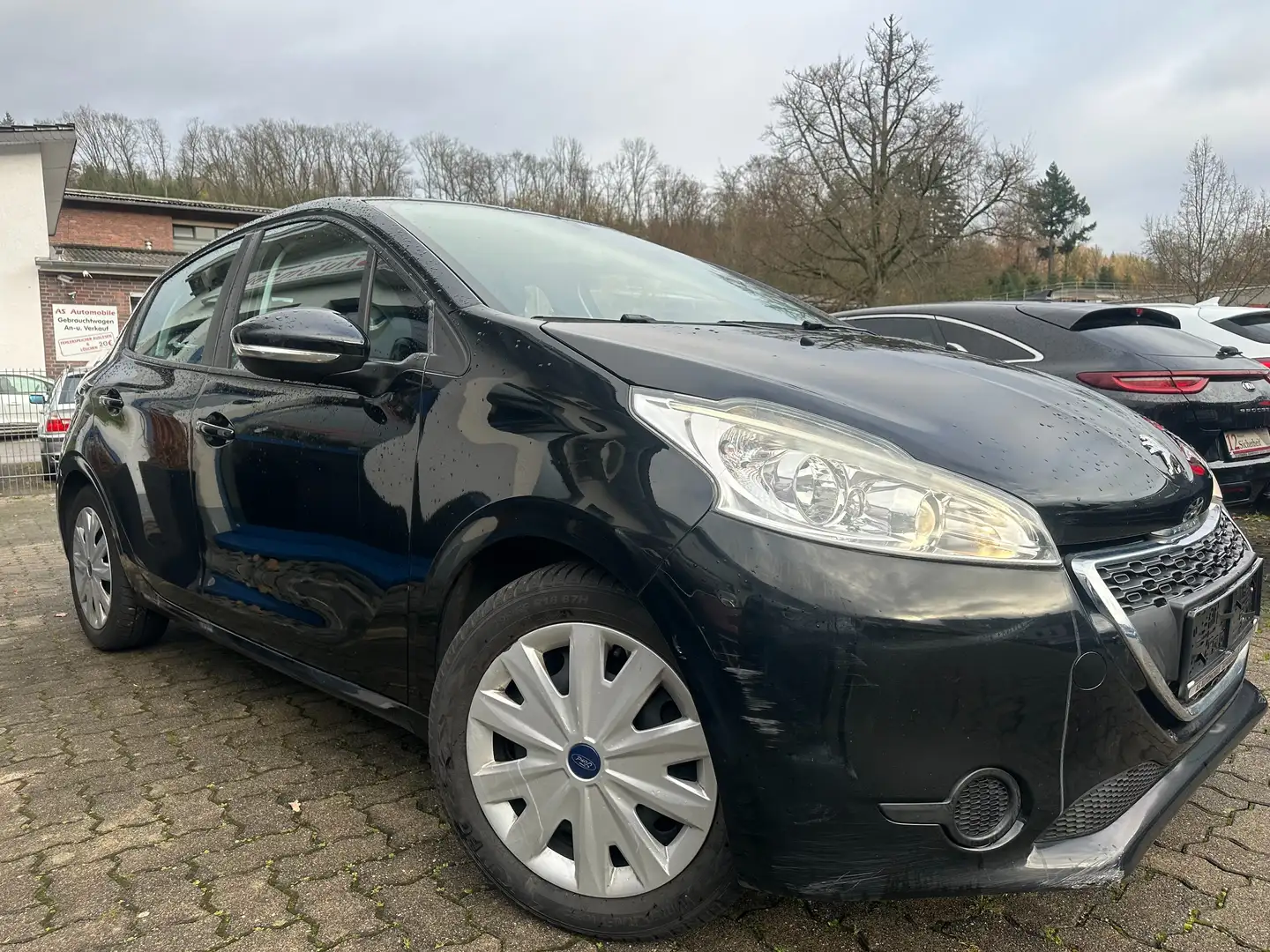 Peugeot 208 1.2 Active KLIMA+TEMPOM.+5TÜREN+El.FENSTER+PDC Noir - 2