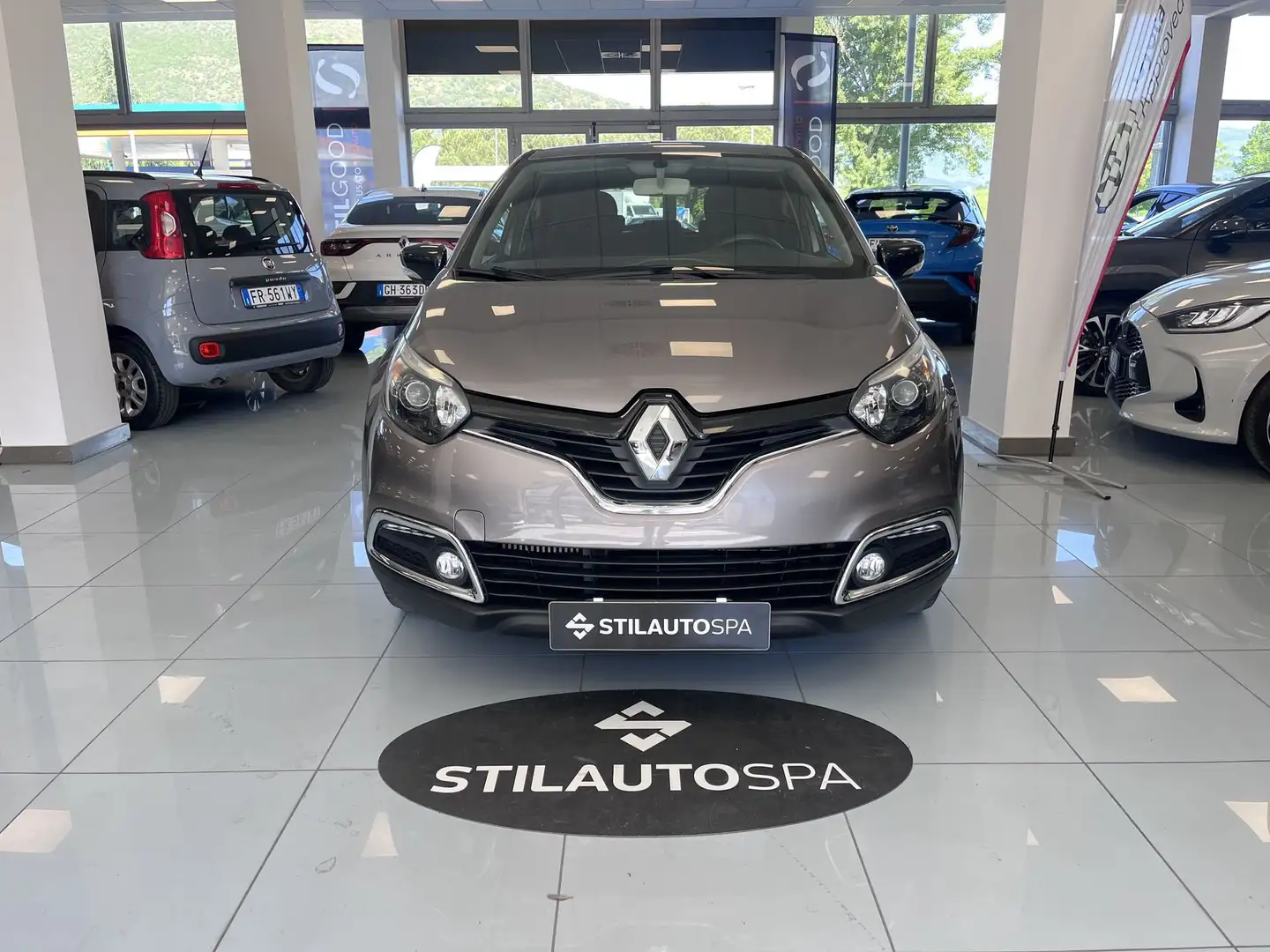 Renault Captur 0.9 TCe 12V 90 CV Start&Stop Energy R-Link Gris - 2