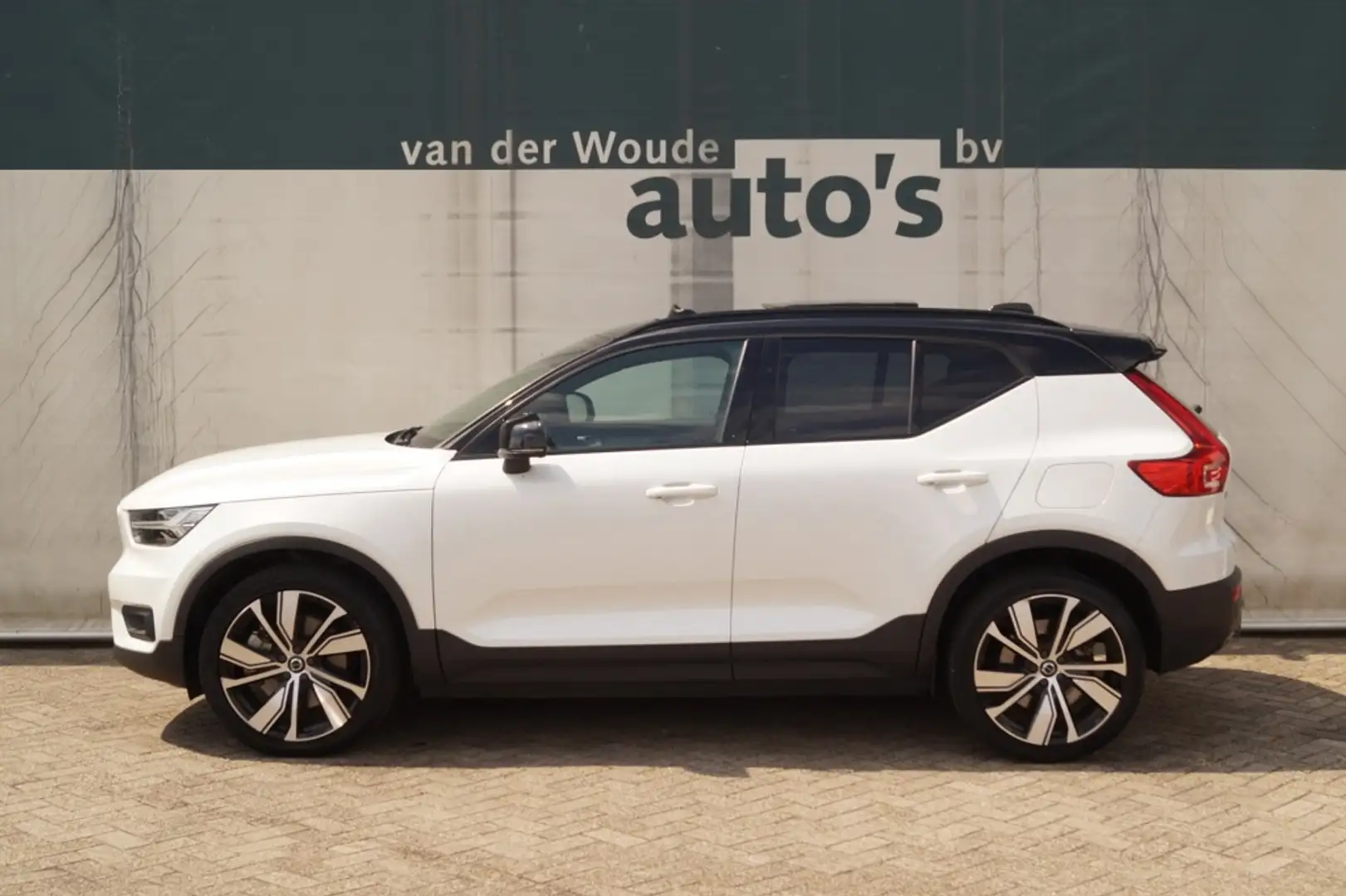 Volvo XC40 Recharge P8 AWD R-Design -PANO-NAVI-ECC- Weiß - 1