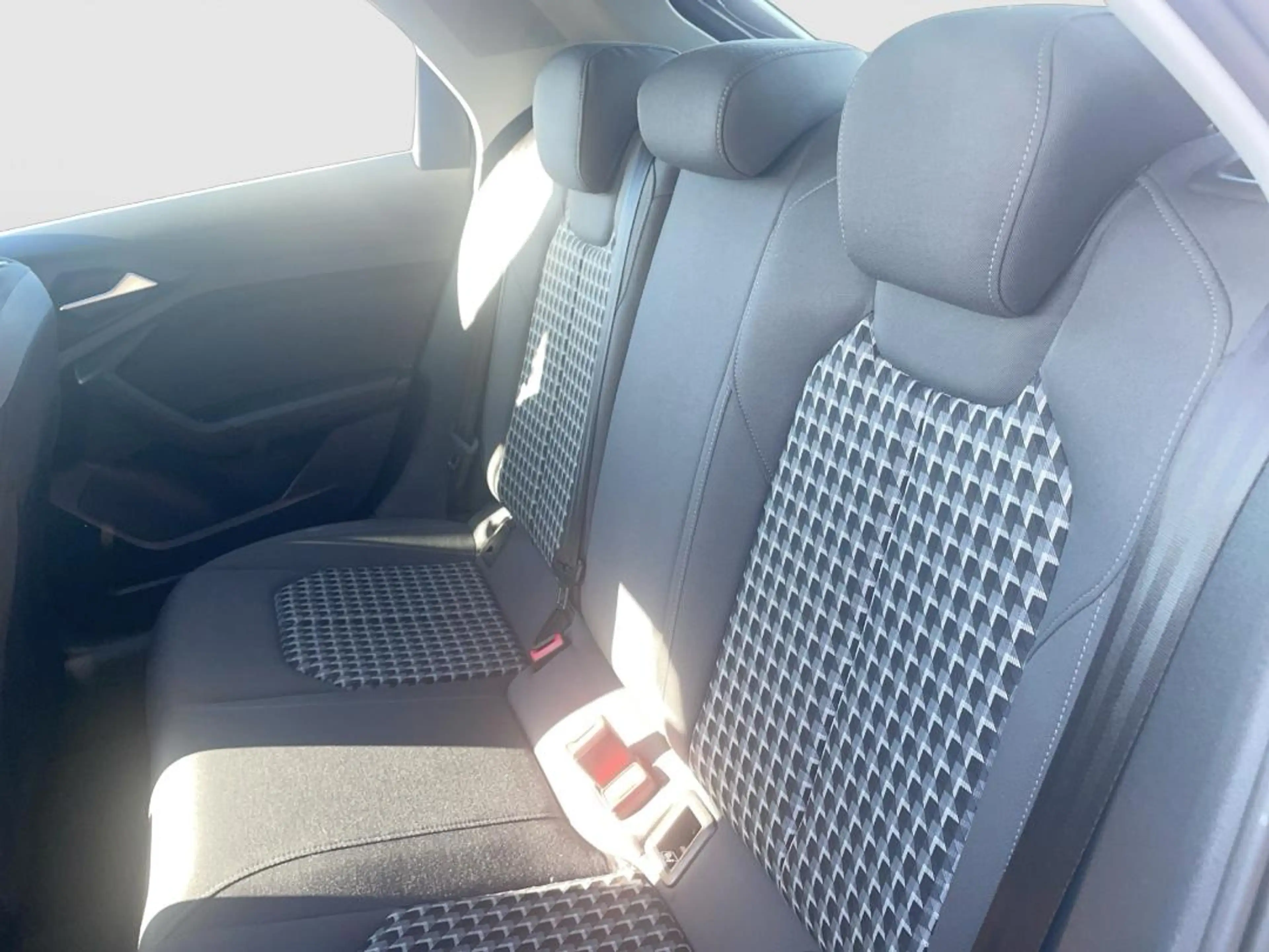 Audi A1 Sportback Advanced 30TFSI|SMARTP.|PDC|LED|DAB — photo 12
