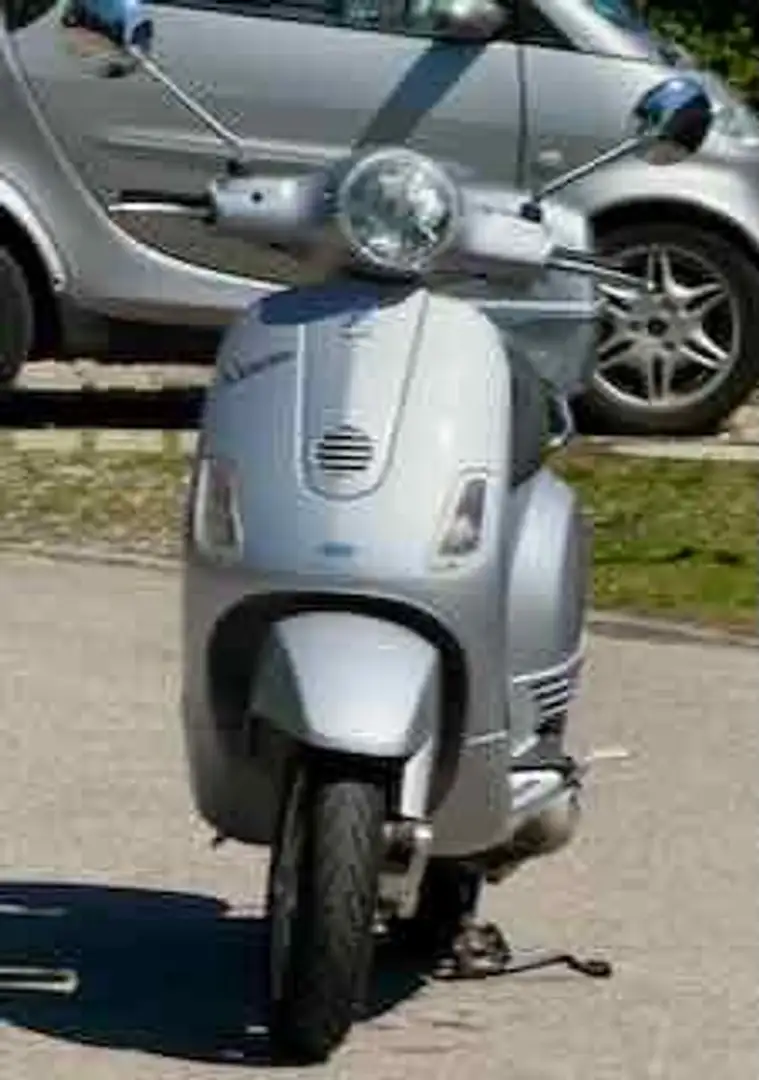 Vespa 125 LX Plateado - 1