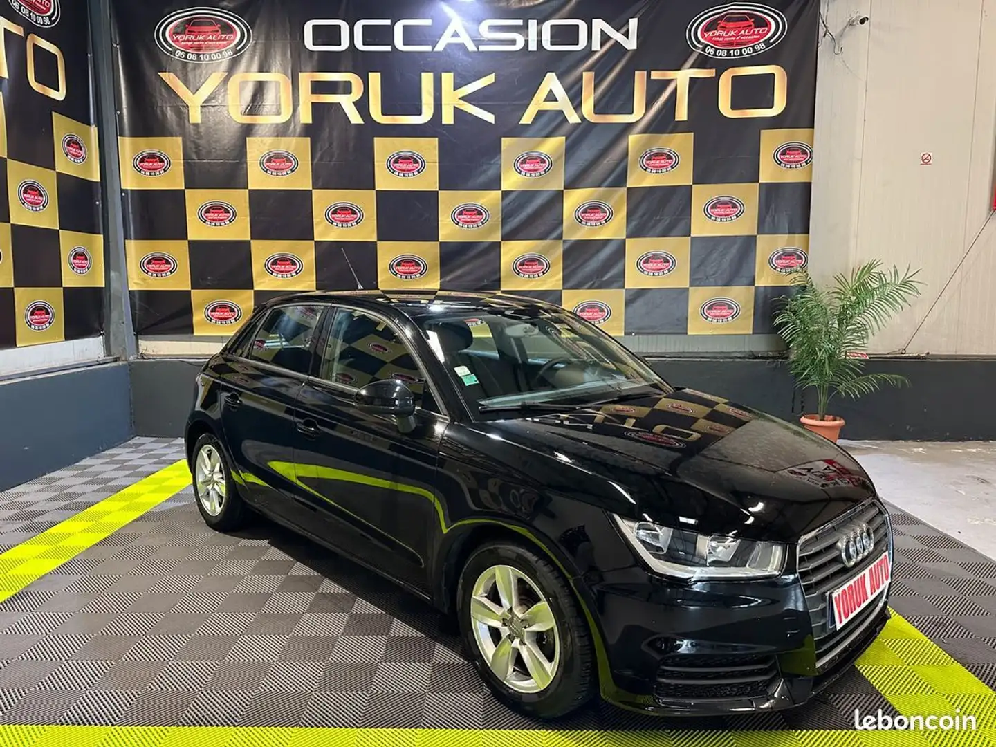 Audi A1 1.4 Tdi 90cv Ambiente 5p Noir - 2