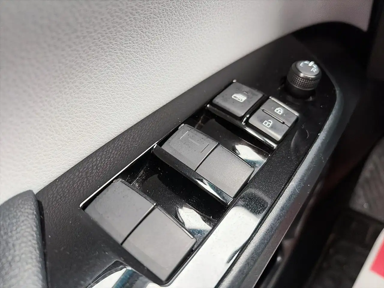 Toyota Prius Prime photo Toyota Prius Prime