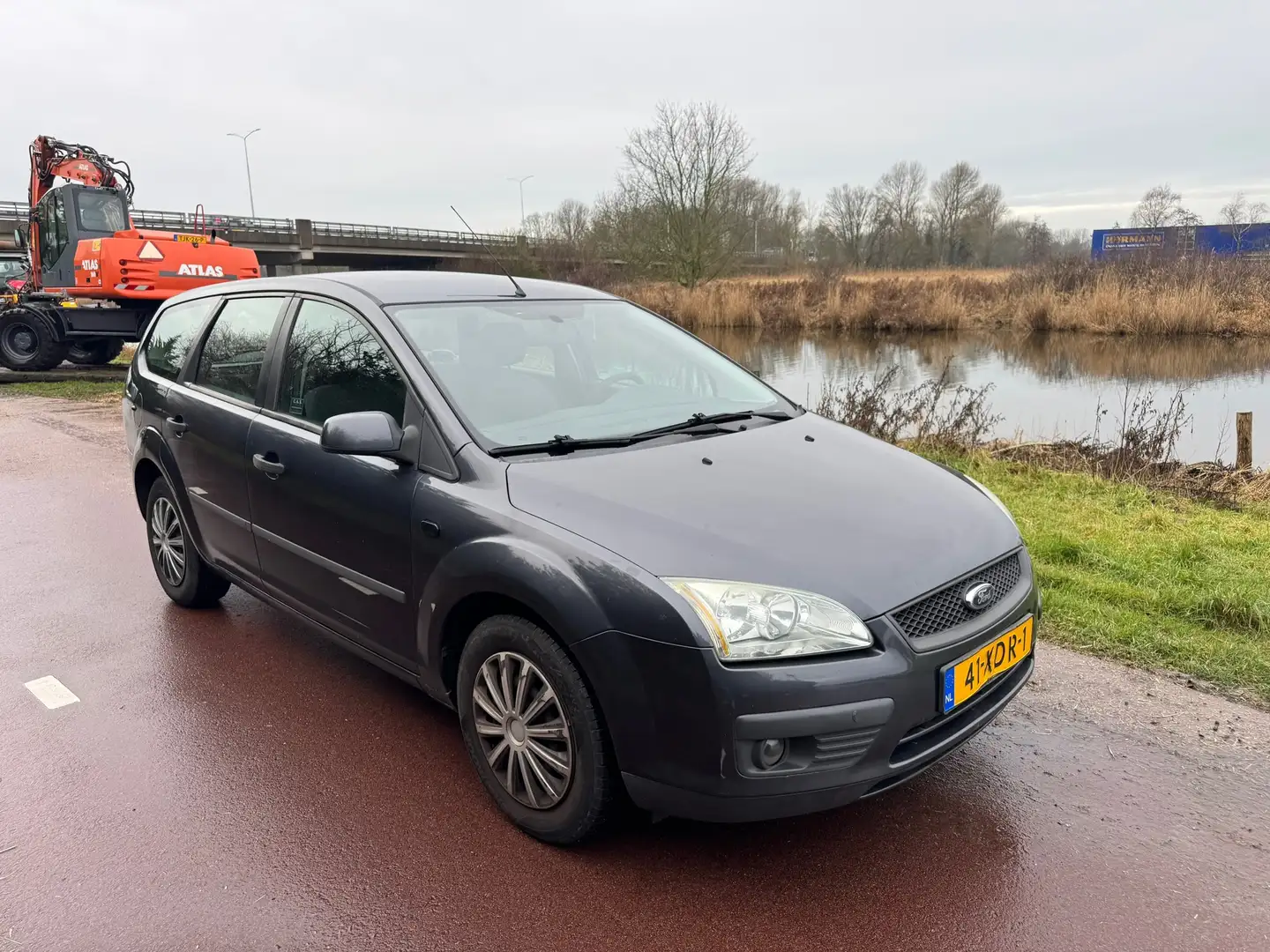 Ford Focus Wagon 1.6-16V Ghia|NW APK| Grau - 2