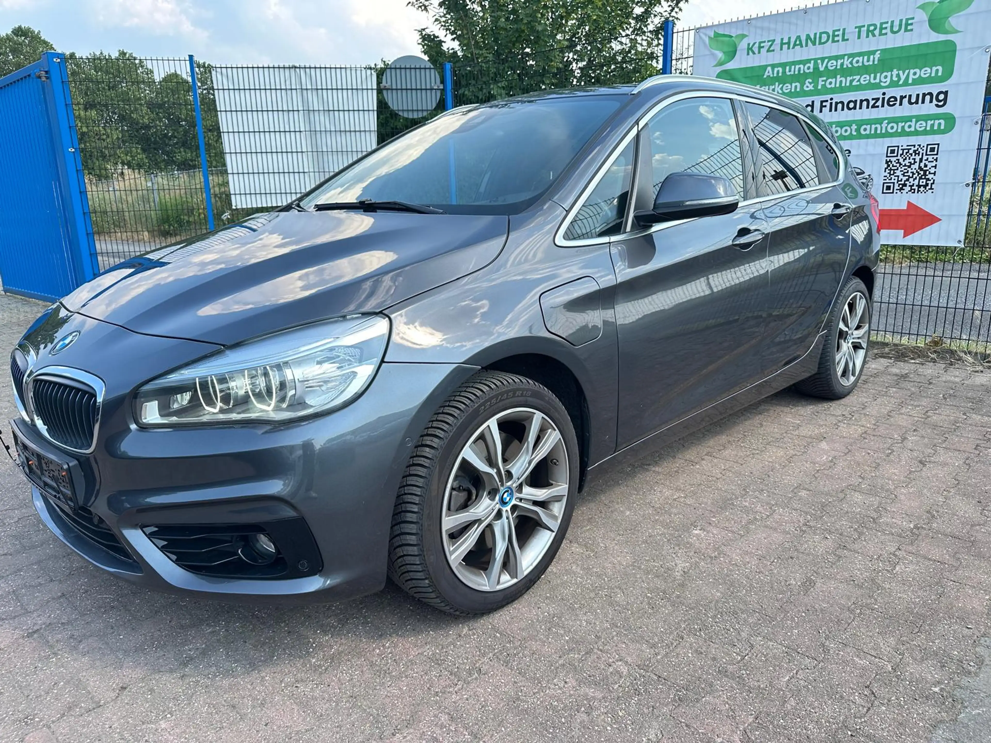 BMW 225 225 xe Sport Line*PANO*KEYLESS*ACC*MEMORY