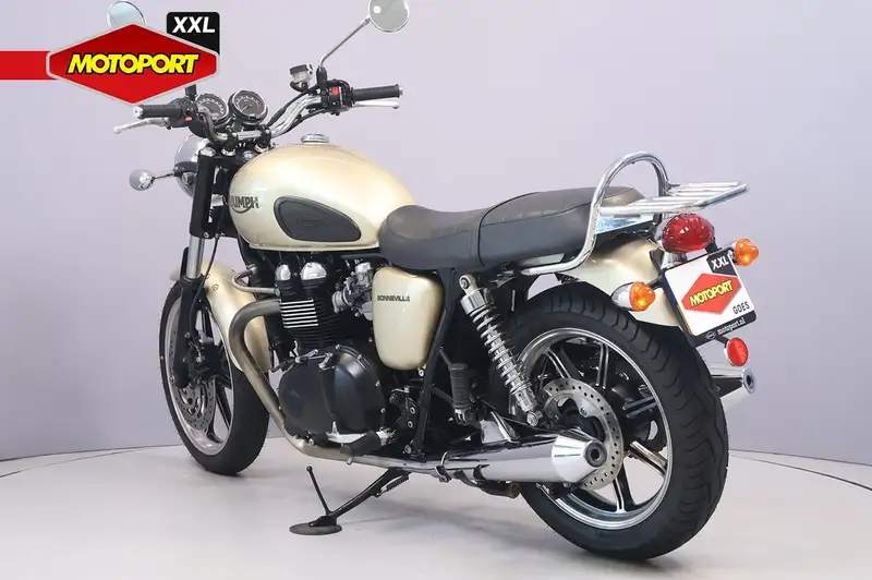 Triumph BONNEVILLE - foto 6
