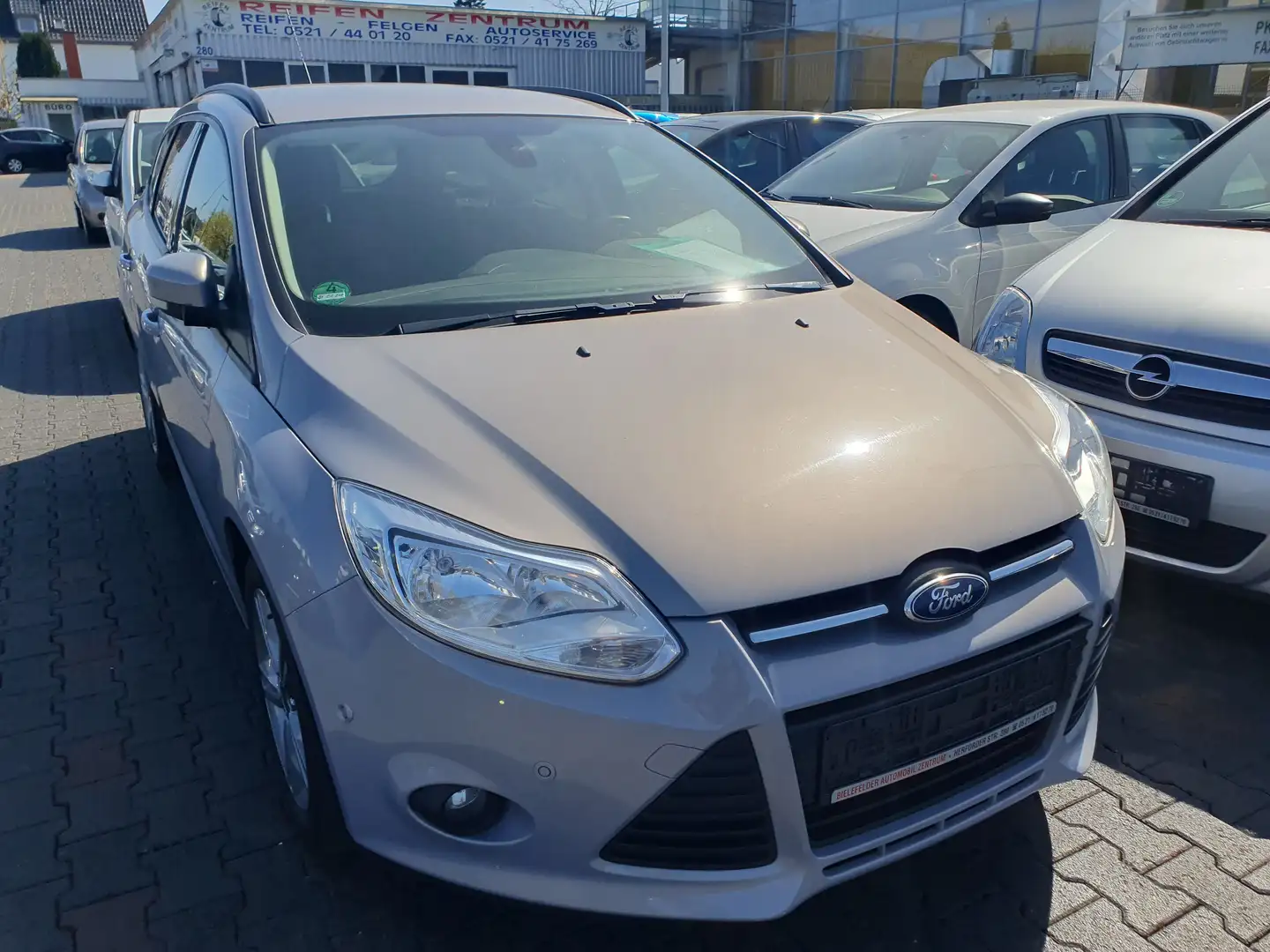Ford Focus Trend - Anhängerkupplung Grau - 2