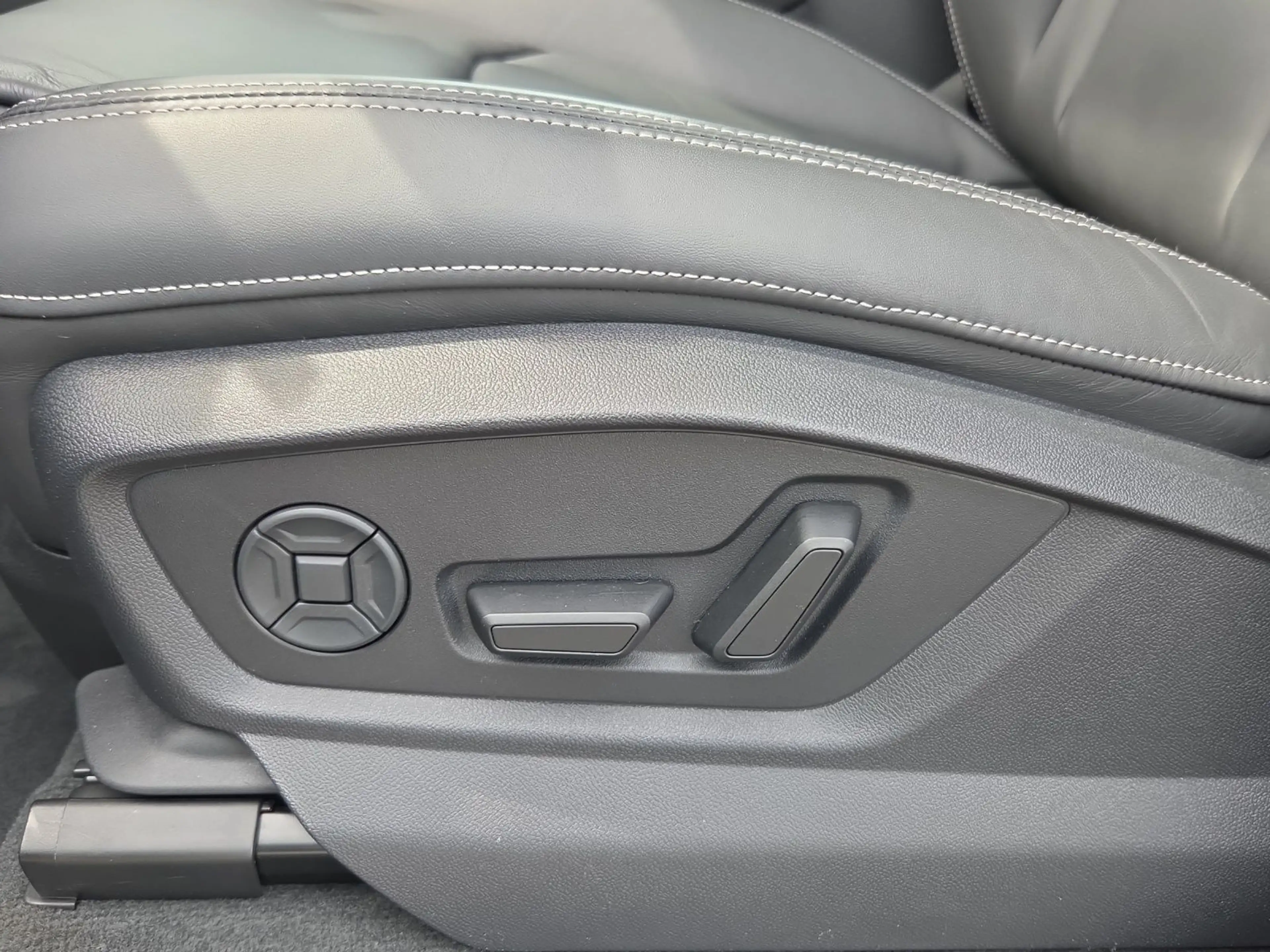 Audi SQ8 SUV TFSI*Navi*Matrix*DVD*AHK*HUD*B&O*Pano*Vi — photo 13