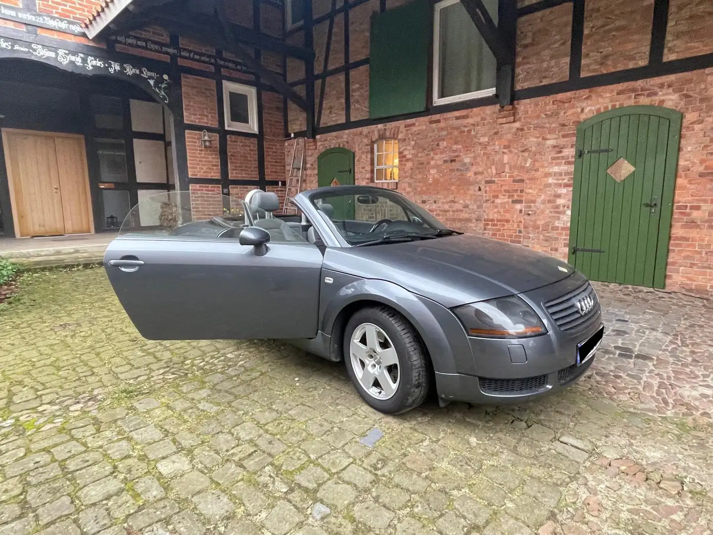 Audi TT Audi TT Roadster Roadster 1.8 T Grau - 1