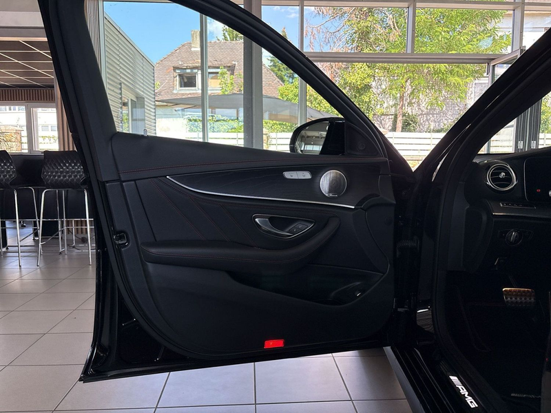 Mercedes-Benz E 53 AMG 4M+ ACC Burm Pano 360CAM AMBIENT GARANTIE — photo 6