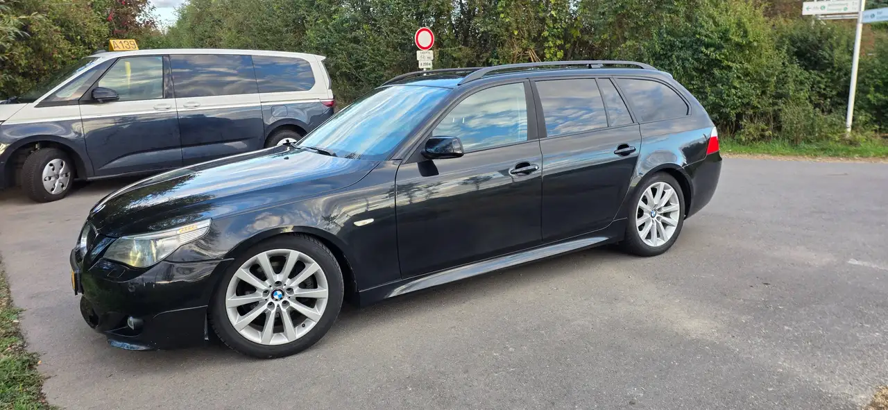 BMW 525