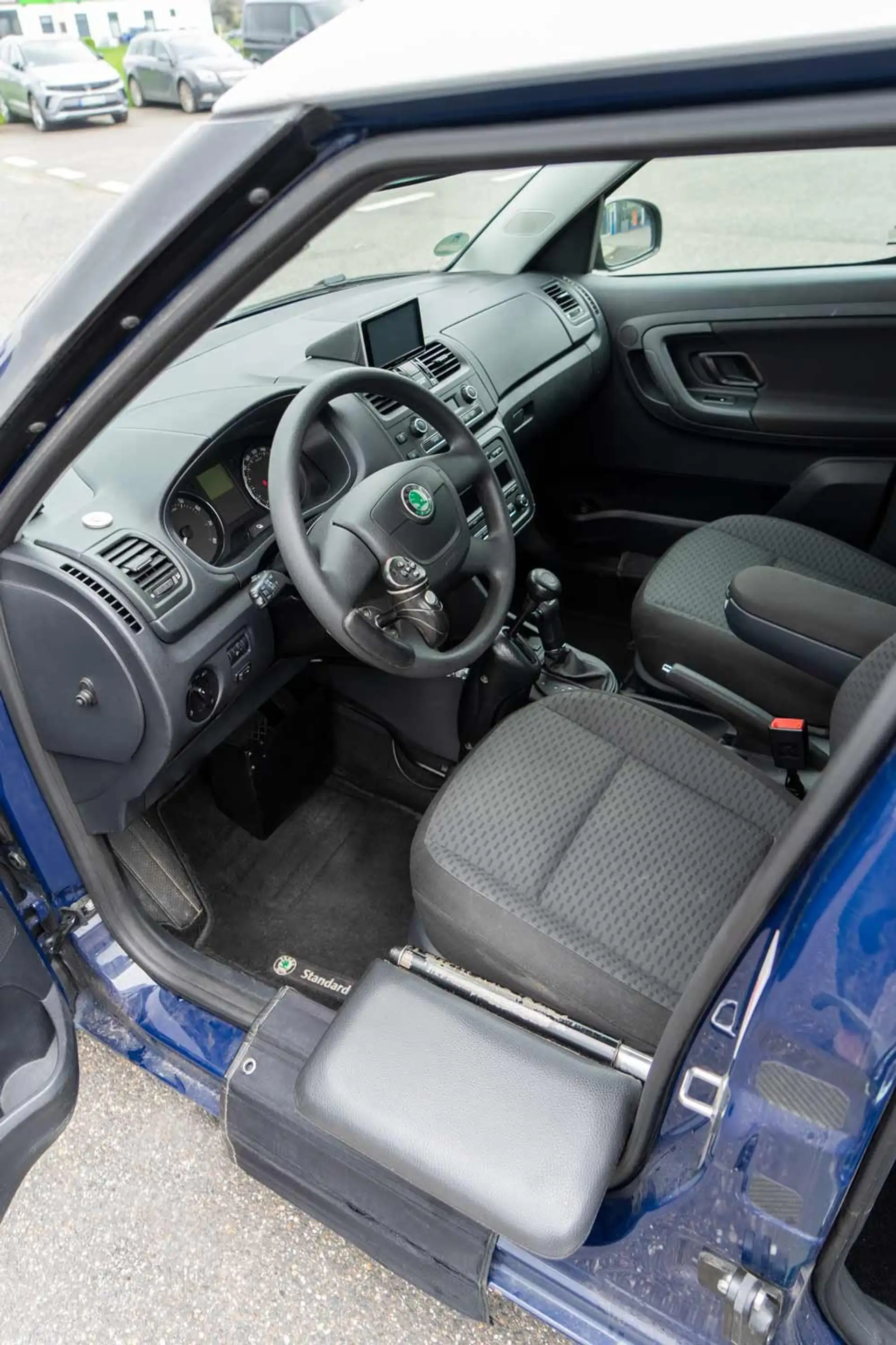 Skoda Roomster Behindertengerechter Selbstfahrerumbau — photo 3