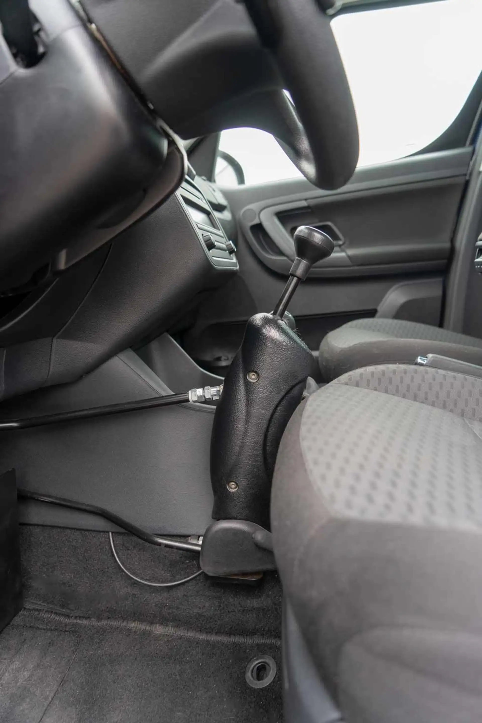 Skoda Roomster Behindertengerechter Selbstfahrerumbau — photo 6