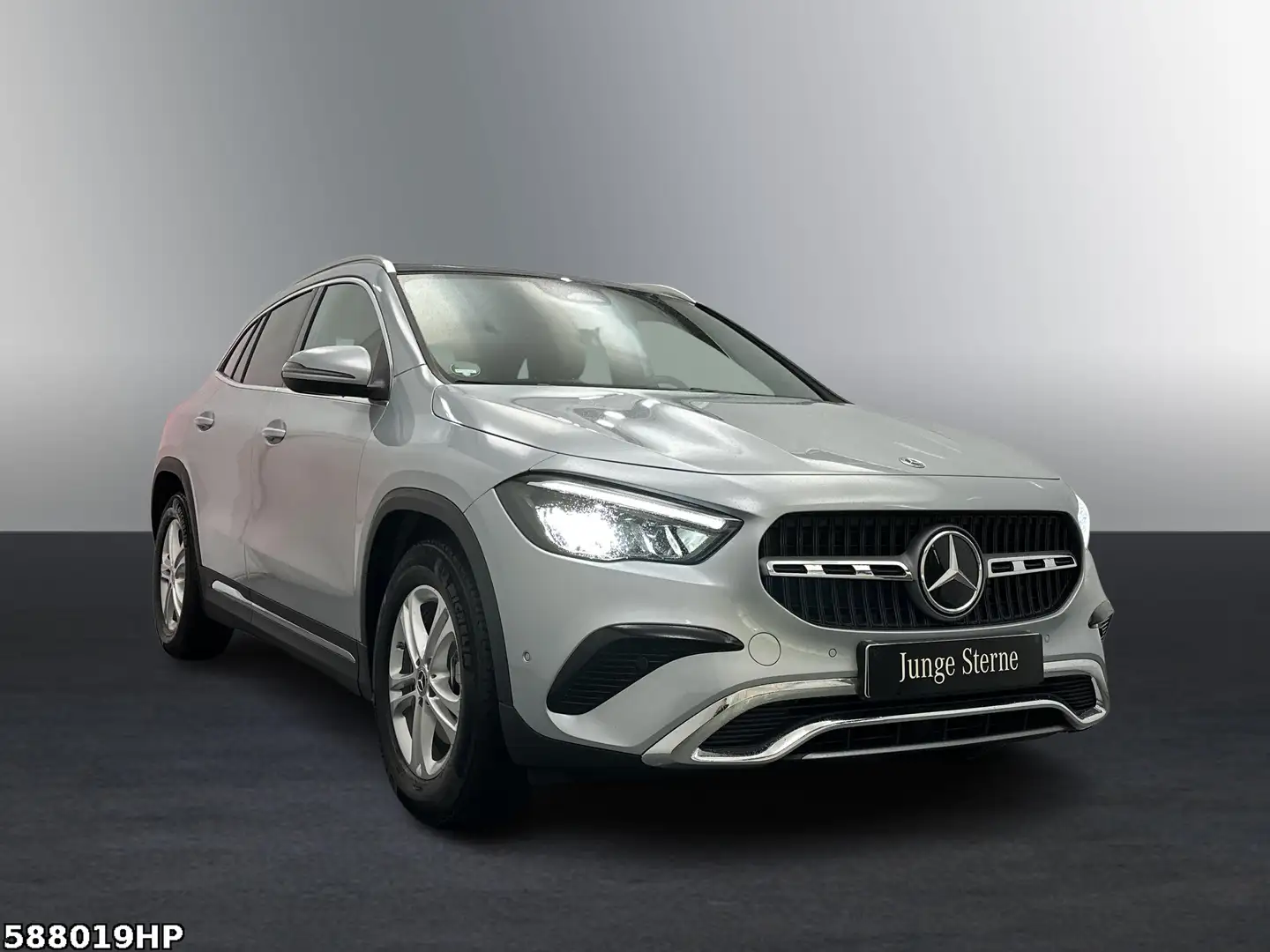 Mercedes-Benz GLA 200 Progressive  AHK Pano-SD LED Kamera PTS. Argent - 2