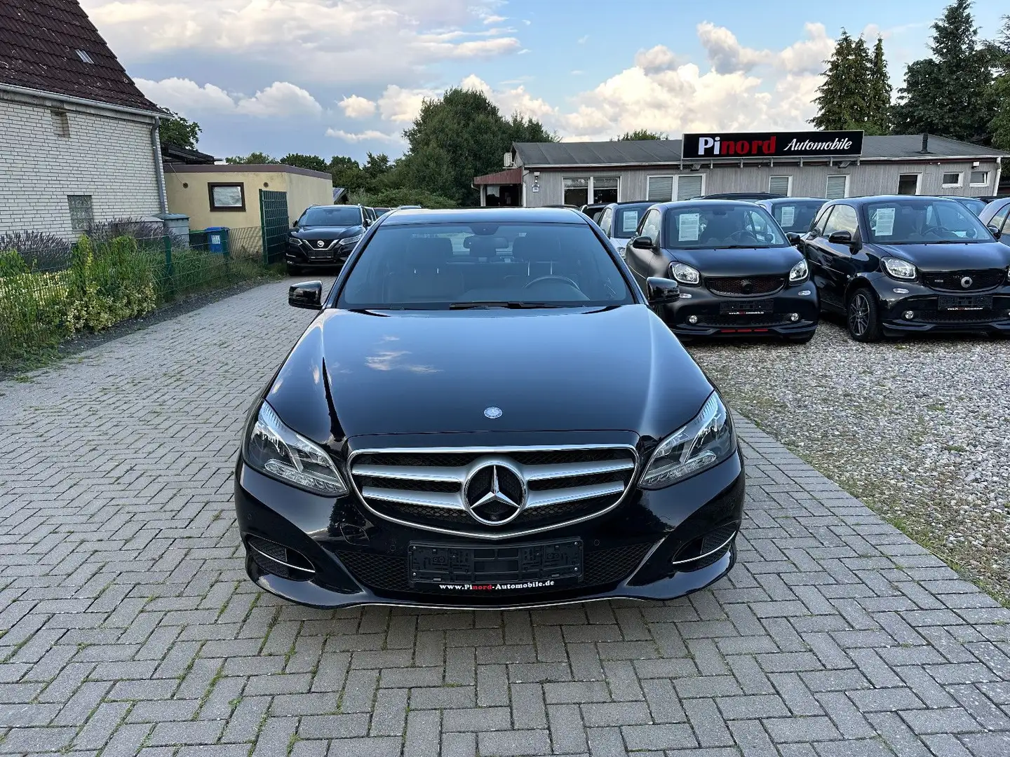 Mercedes-Benz E 350 Limo Avantgarde LED-NAVI-PDC-LEDER-TEMPO Czarny - 2