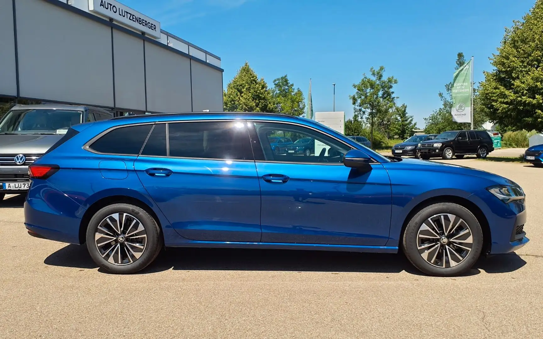 Skoda Superb 1.5 TSI mHEV DSG Essence Combi AHK Garant Blau - 2
